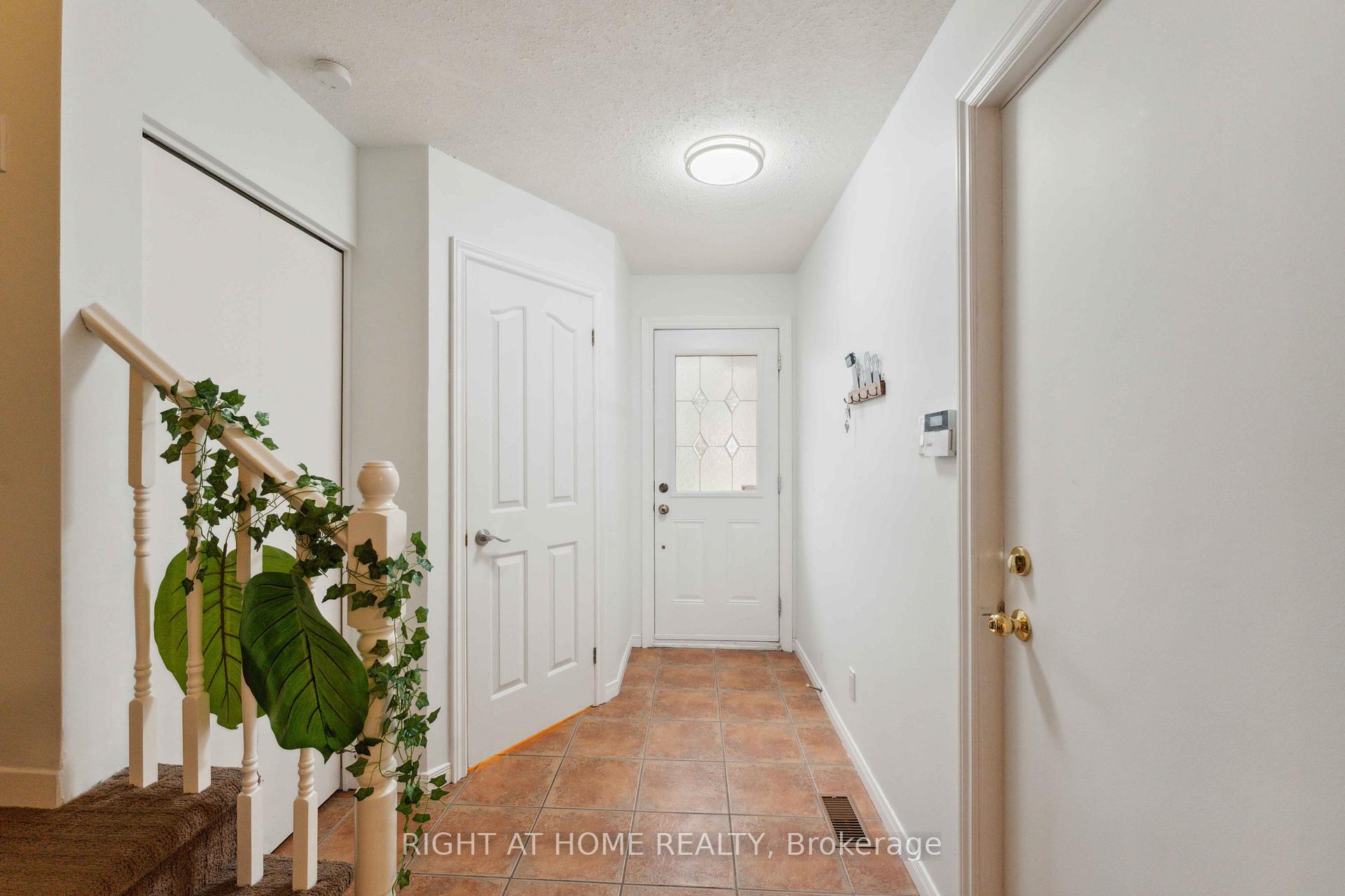 Photo 3 of 476 Glenmore Street, Ottawa, Fallingbrook/Ridgemount — HOMEH