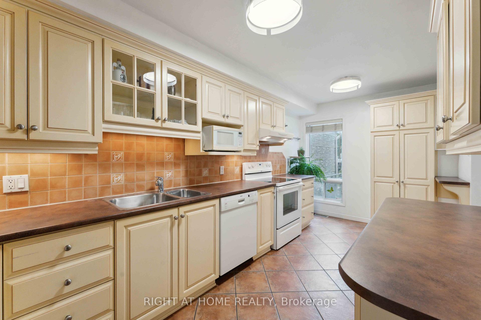 Photo 10 of 476 Glenmore Street, Ottawa, Fallingbrook/Ridgemount — HOMEH