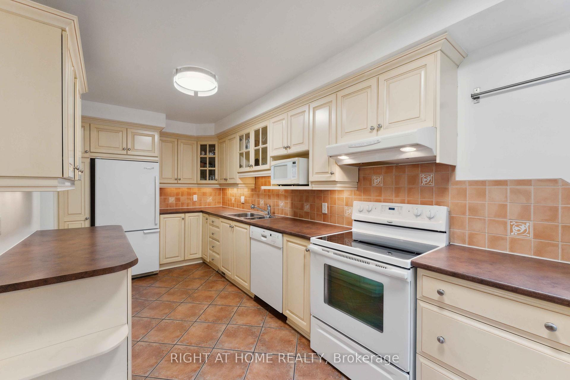 Photo 12 of 476 Glenmore Street, Ottawa, Fallingbrook/Ridgemount — HOMEH