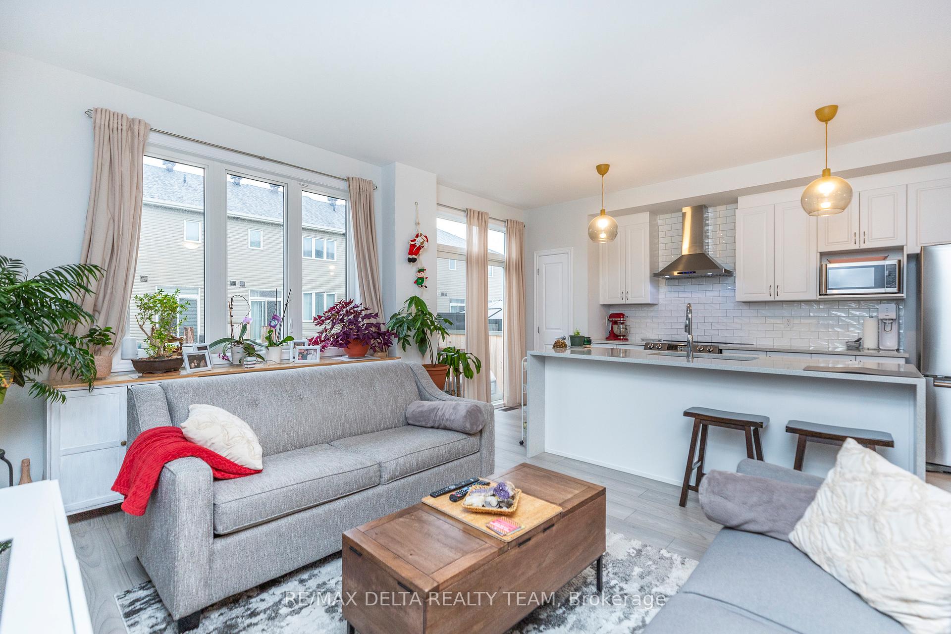 Photo 5 of 310 Guppy Grove, Ottawa, Avalon West — HOMEH