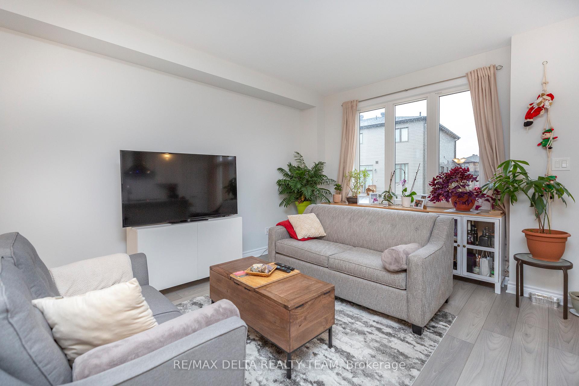 Photo 6 of 310 Guppy Grove, Ottawa, Avalon West — HOMEH