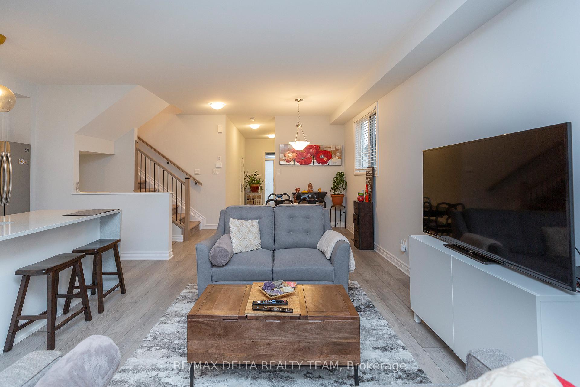 Photo 8 of 310 Guppy Grove, Ottawa, Avalon West — HOMEH
