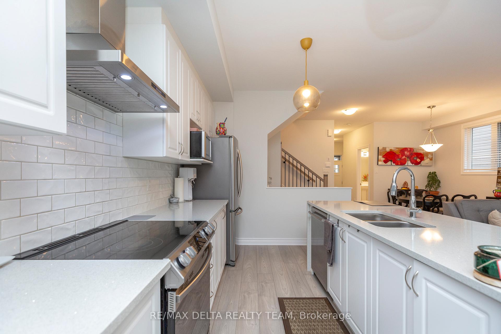 Photo 11 of 310 Guppy Grove, Ottawa, Avalon West — HOMEH