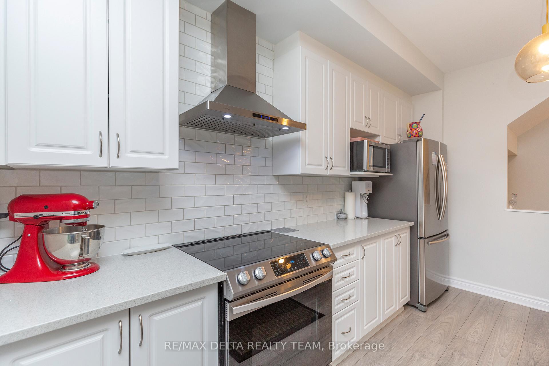 Photo 12 of 310 Guppy Grove, Ottawa, Avalon West — HOMEH