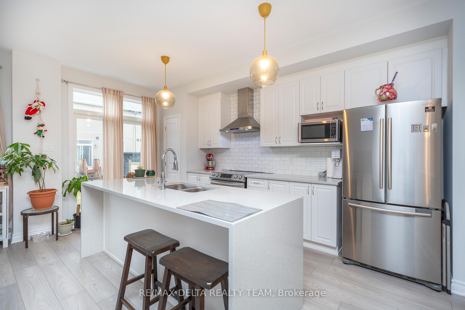 Photo 15 of 310 Guppy Grove, Ottawa, Avalon West — HOMEH
