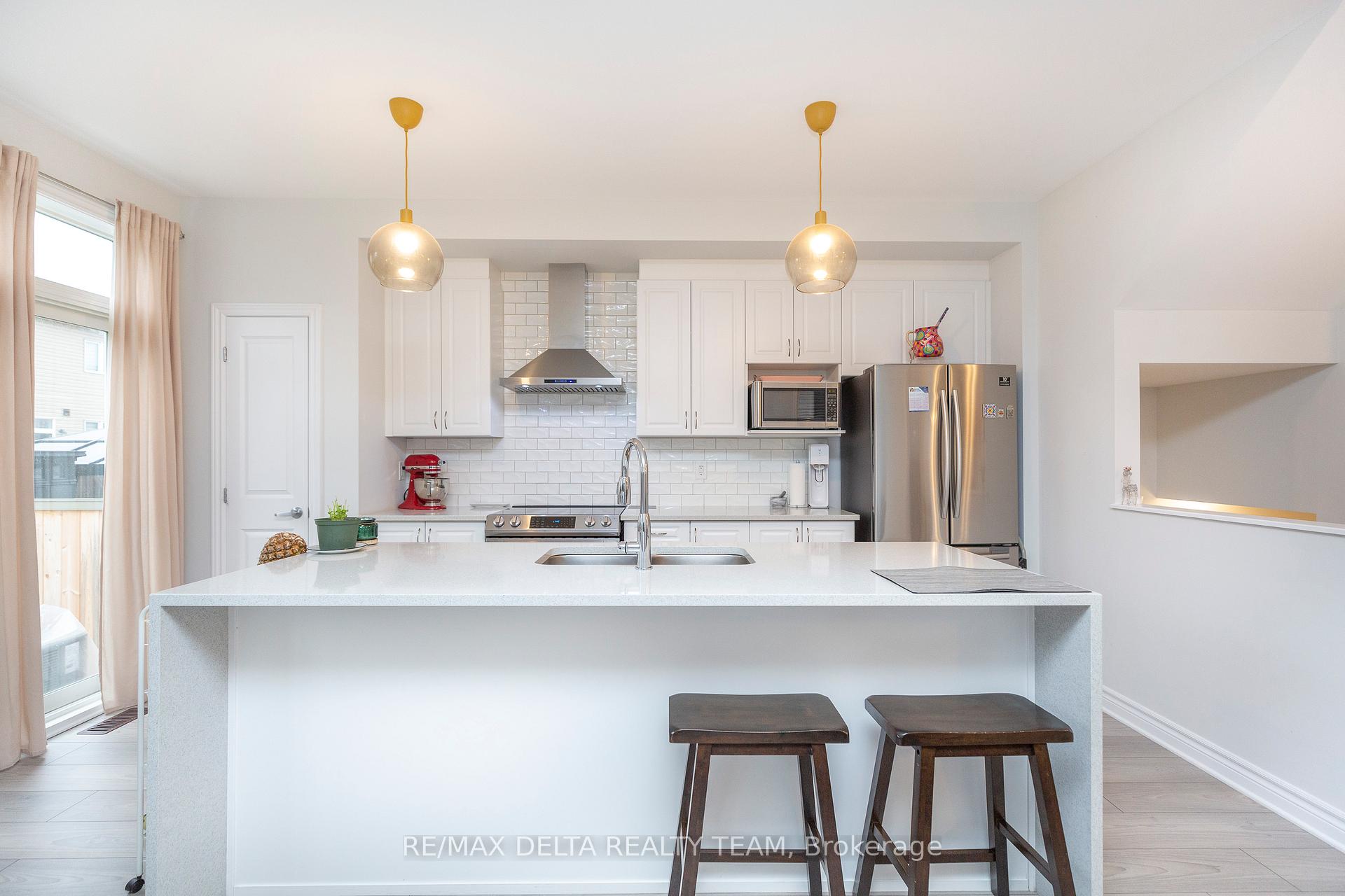 Photo 16 of 310 Guppy Grove, Ottawa, Avalon West — HOMEH