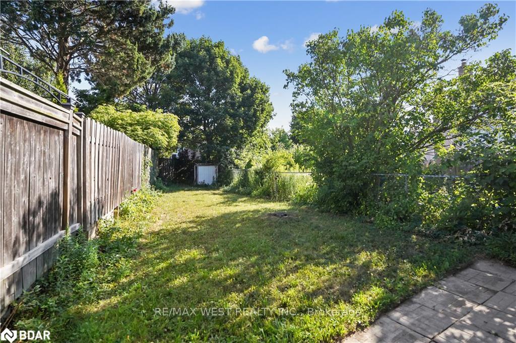 Photo 9 of 1182 Canborough Crescent, Pickering, Liverpool — HOMEH