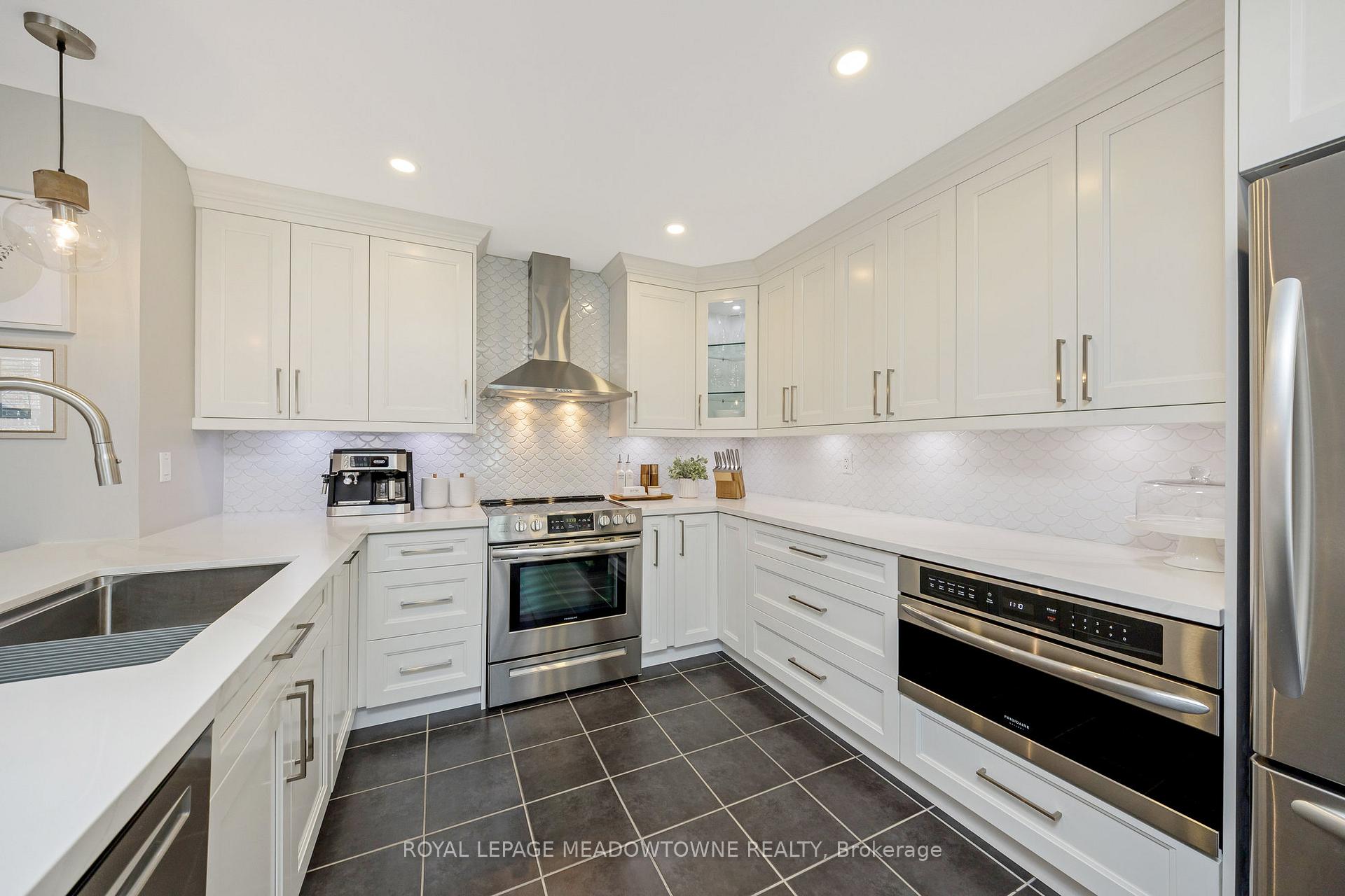 Photo 17 of 792 Rayner Court, Milton, Harrison — HOMEH