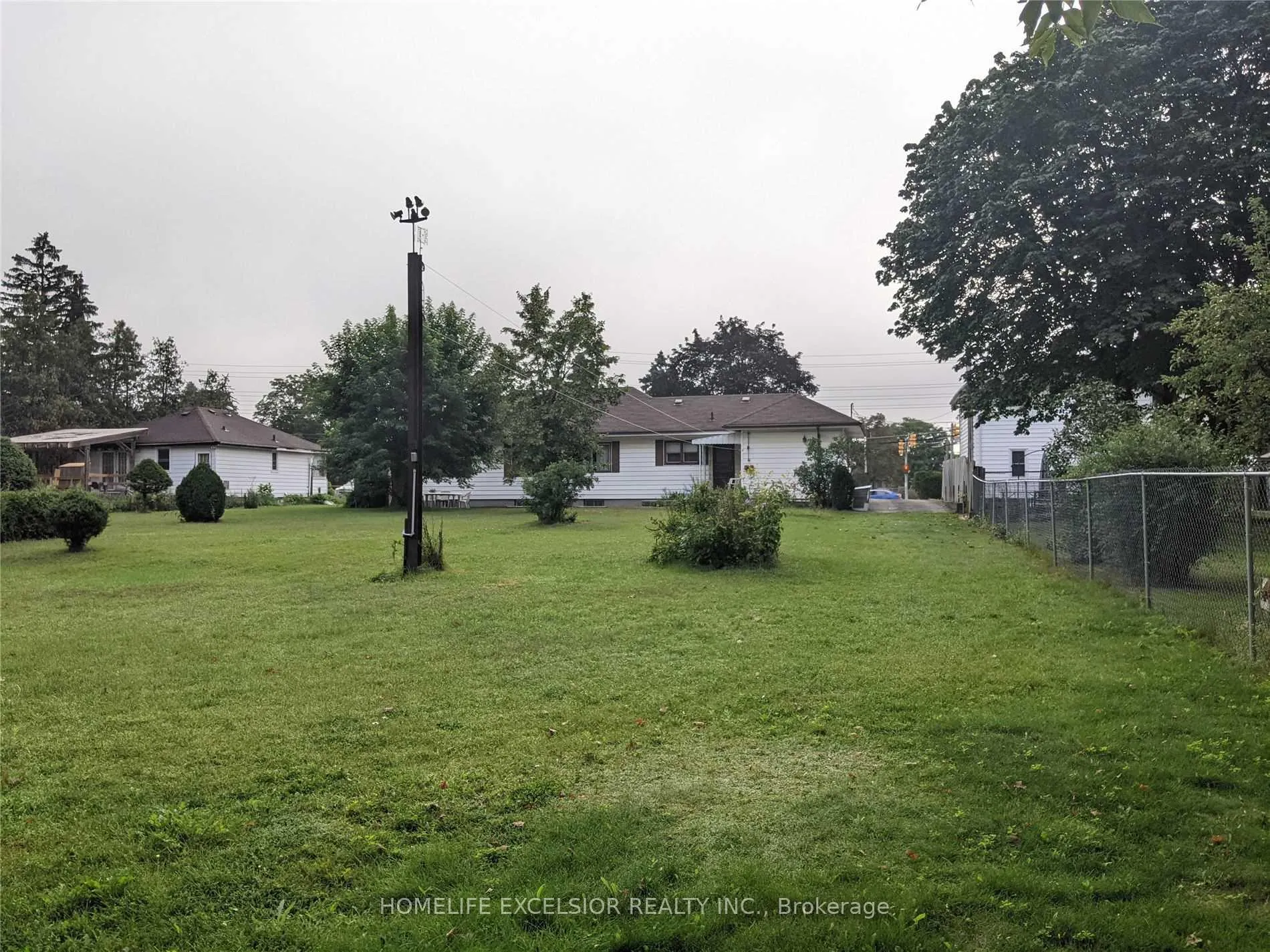 Photo 6 of 1482 Simcoe Street N, Oshawa, Samac — HOMEH
