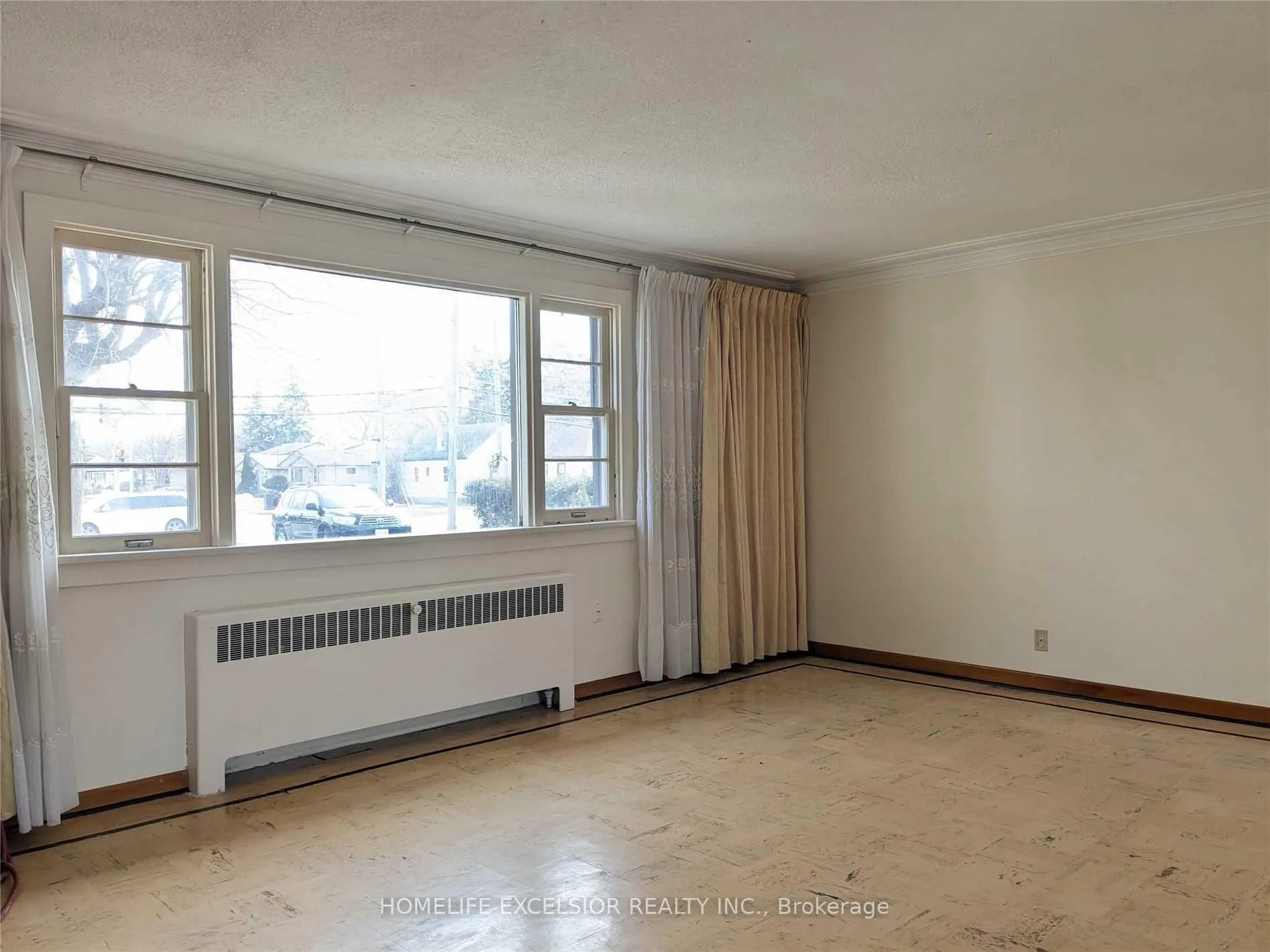 Photo 10 of 1482 Simcoe Street N, Oshawa, Samac — HOMEH