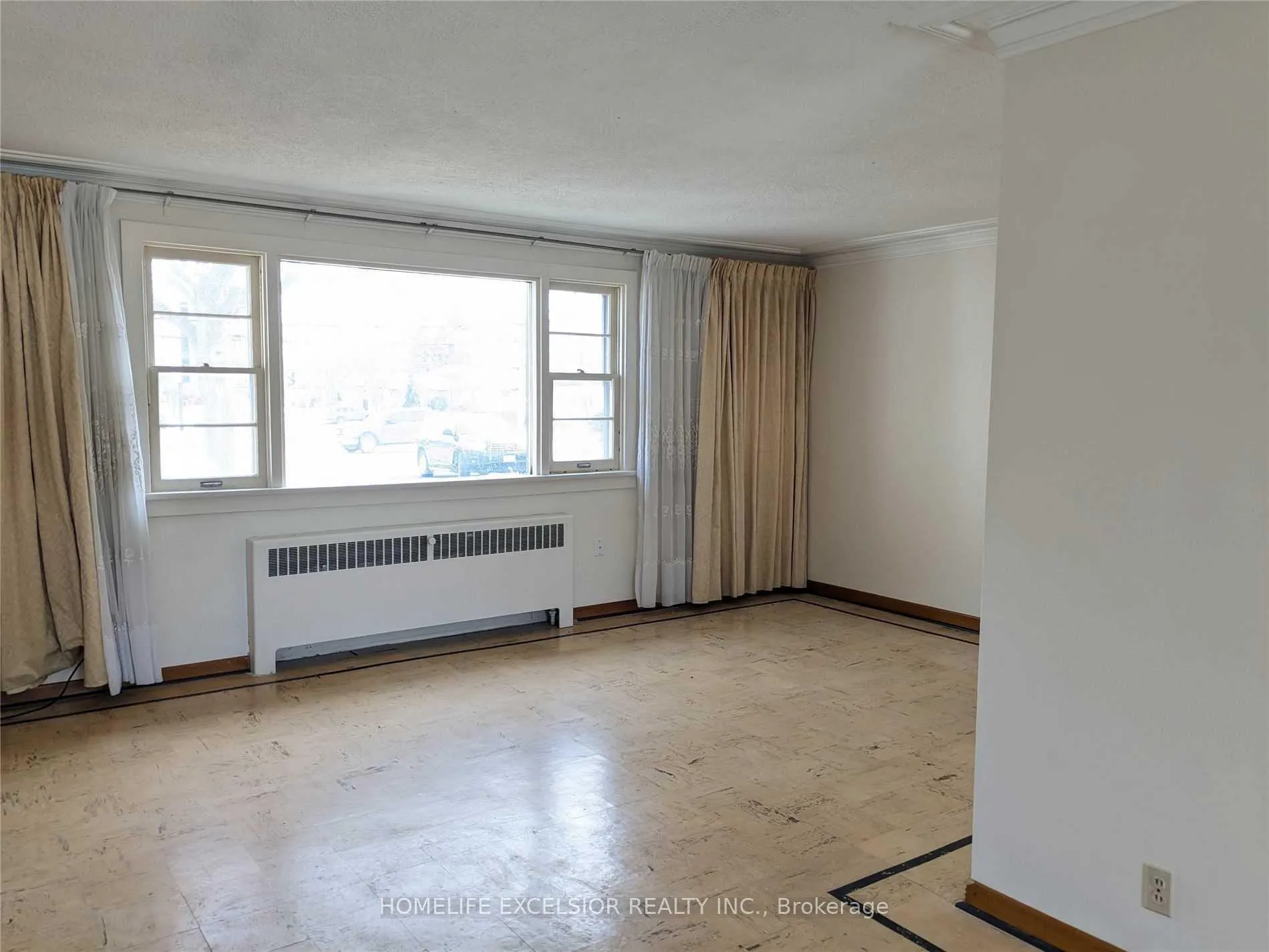 Photo 11 of 1482 Simcoe Street N, Oshawa, Samac — HOMEH