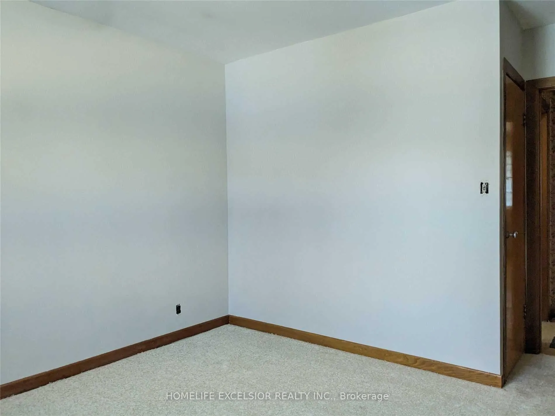 Photo 25 of 1482 Simcoe Street N, Oshawa, Samac — HOMEH
