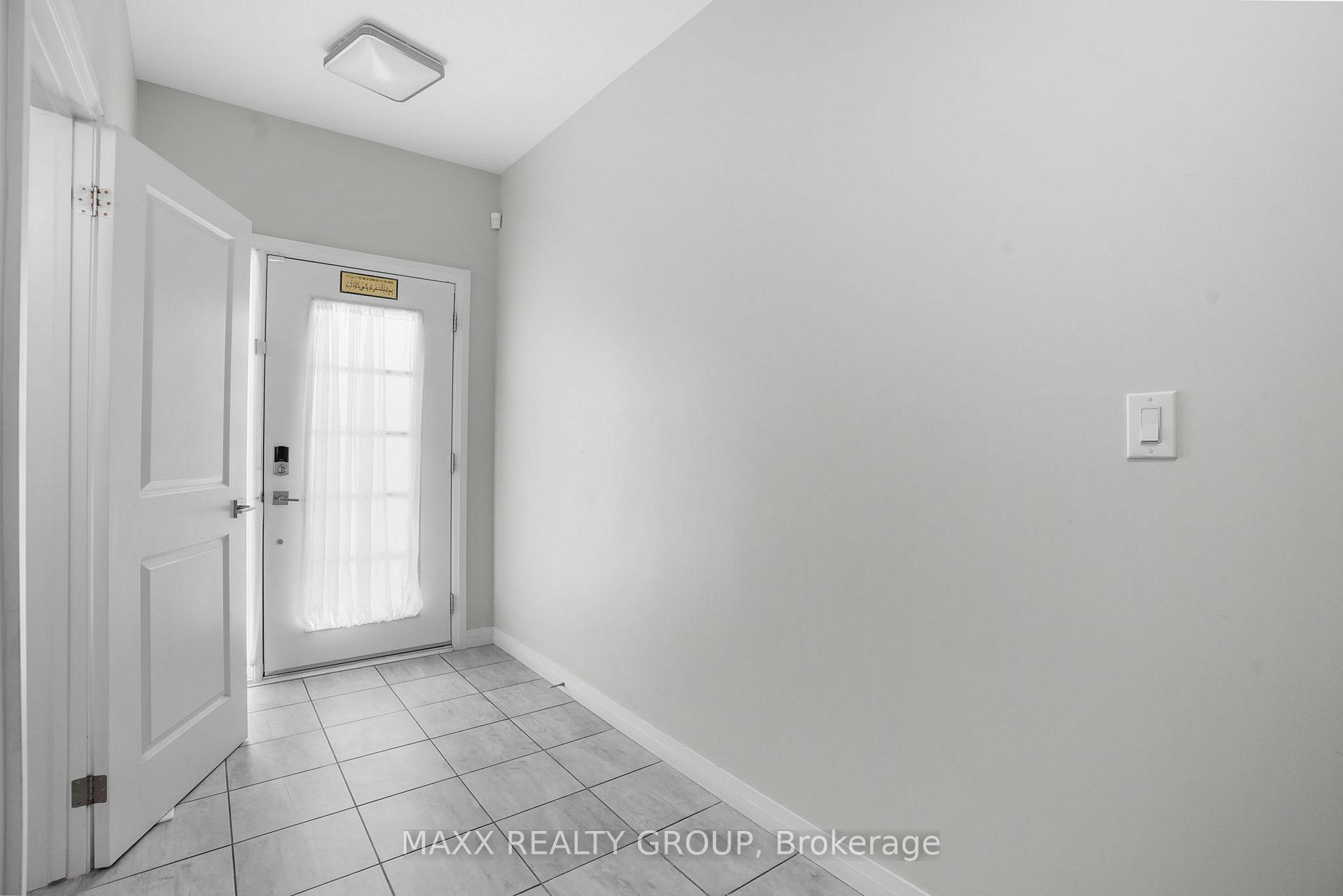 Photo 6 of 6733 Cropp Street, Niagara Falls, Morrison — HOMEH