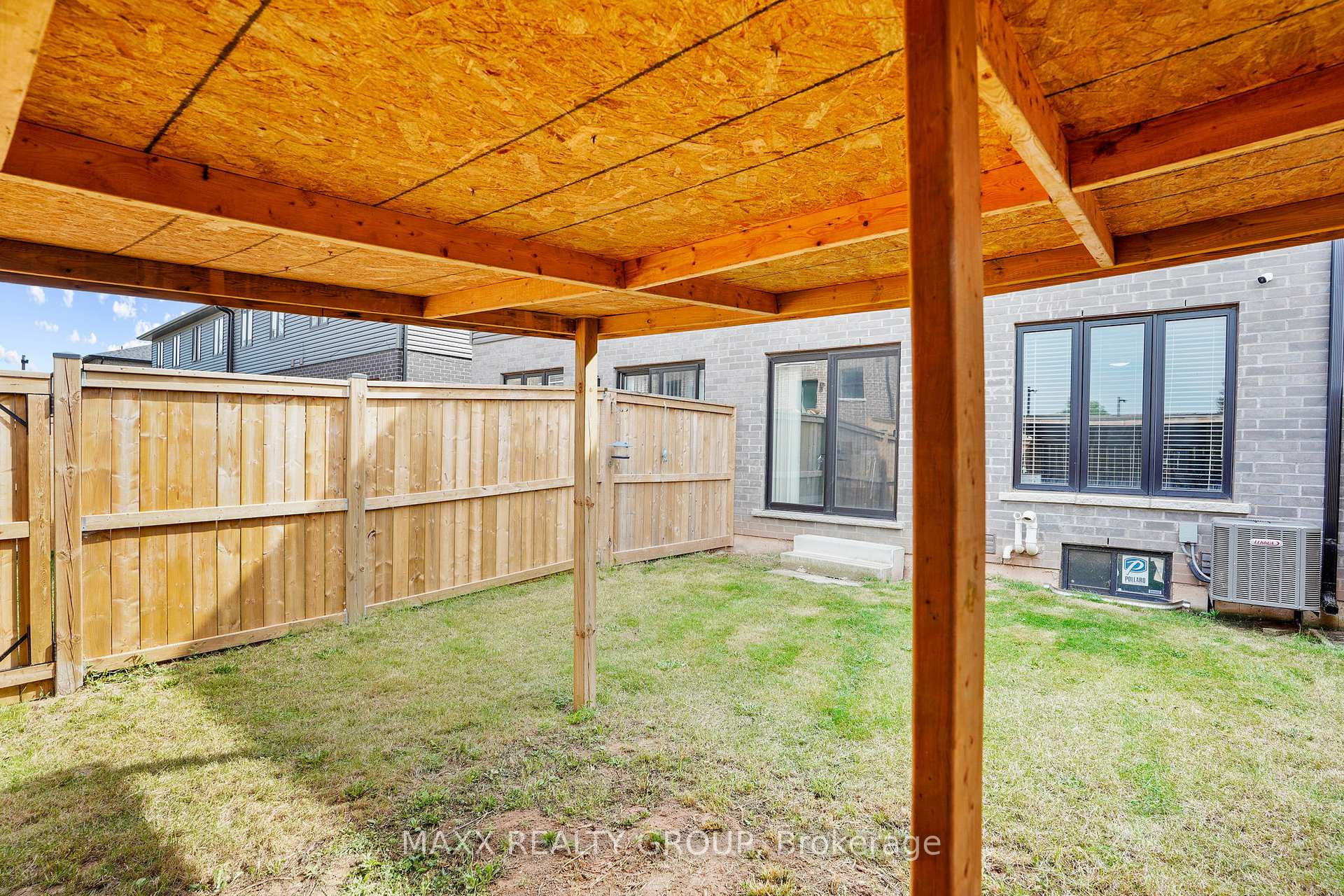 Photo 33 of 6733 Cropp Street, Niagara Falls, Morrison — HOMEH