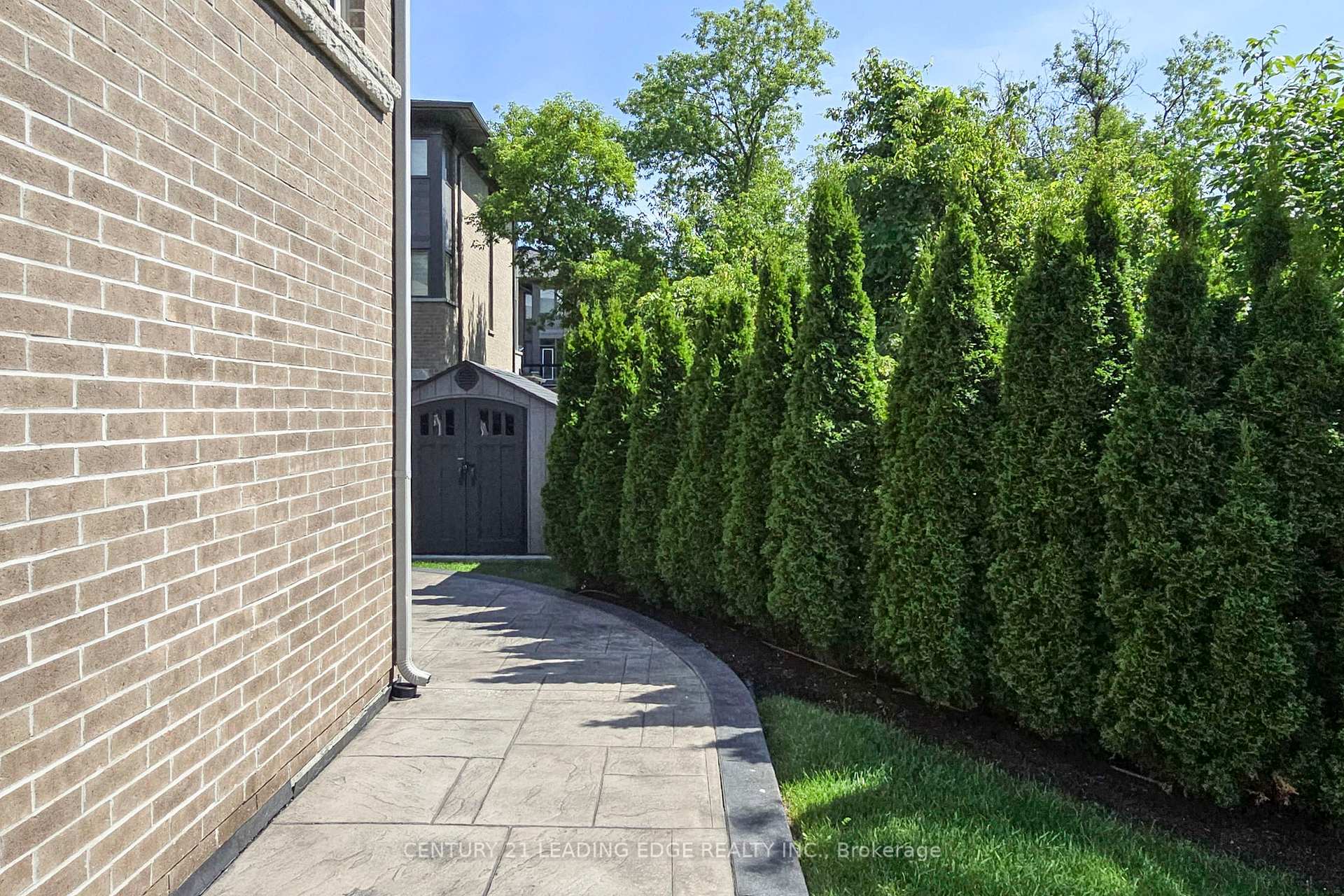 Photo 5 of 293 Shadow Place, Pickering, Rouge Park — HOMEH