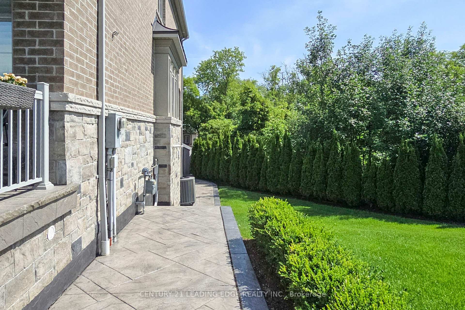 Photo 6 of 293 Shadow Place, Pickering, Rouge Park — HOMEH