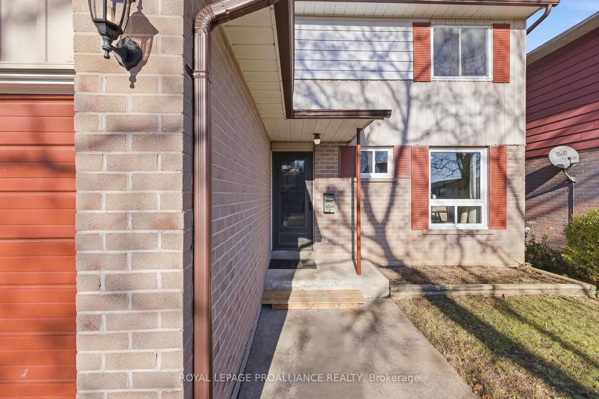 Photo 3 of 47 Arthur Mark Drive, Port Hope — HOMEH