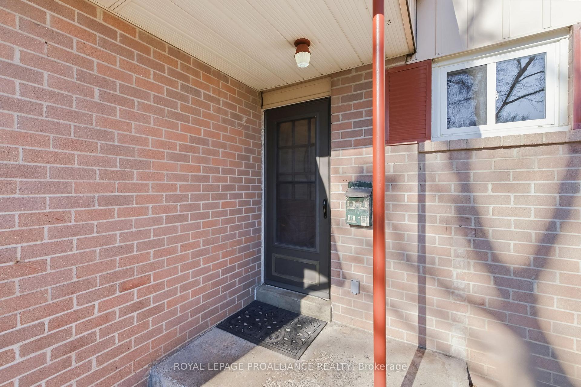 Photo 4 of 47 Arthur Mark Drive, Port Hope — HOMEH