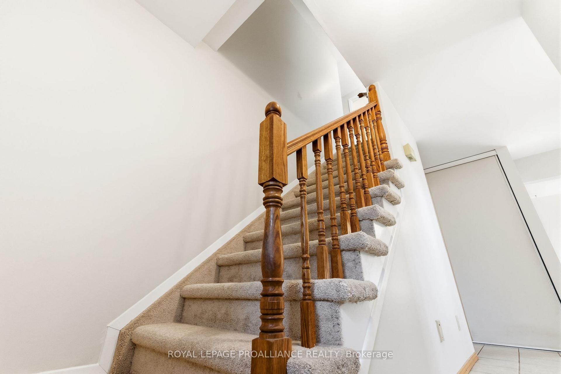 Photo 18 of 47 Arthur Mark Drive, Port Hope — HOMEH