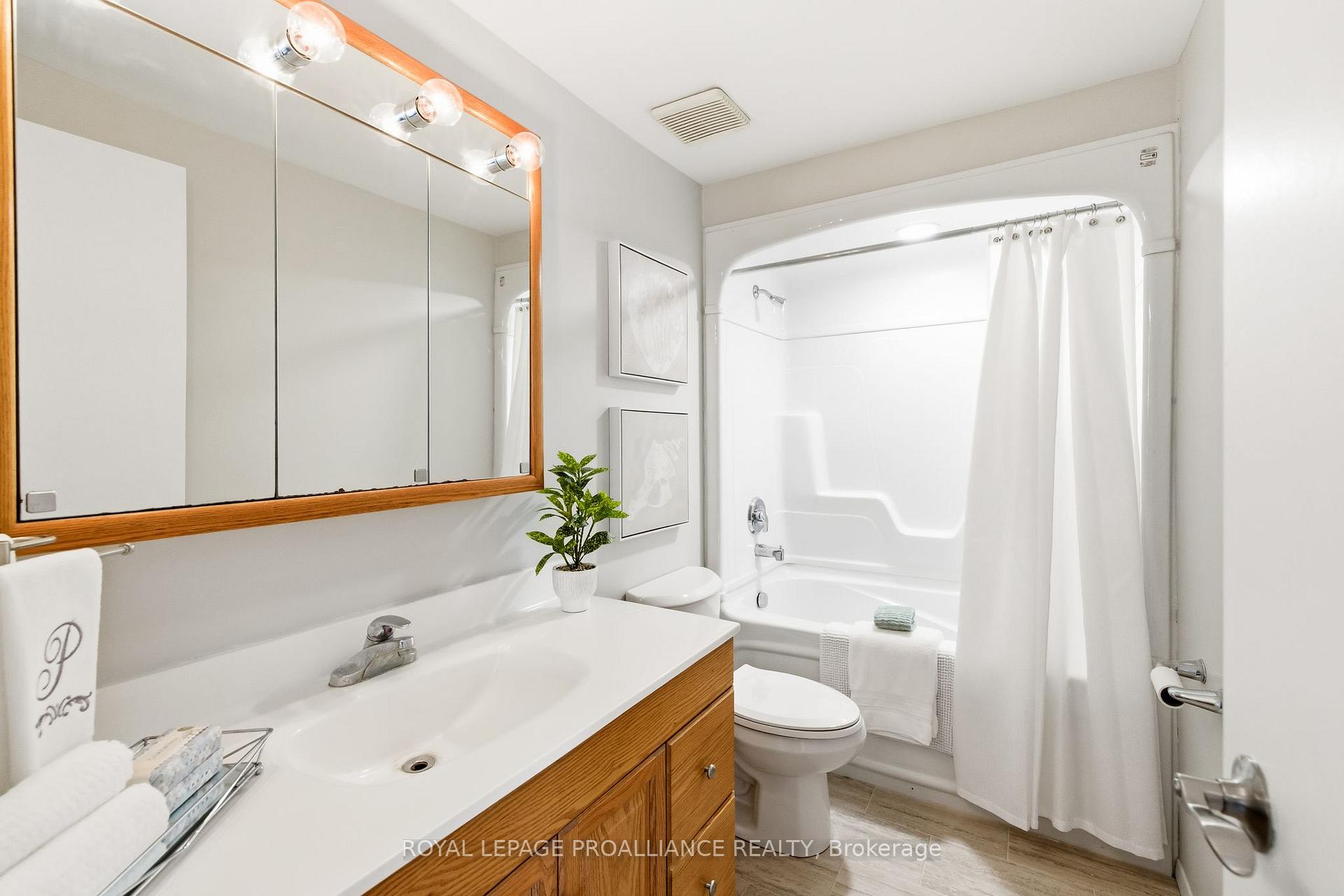 Photo 29 of 47 Arthur Mark Drive, Port Hope — HOMEH
