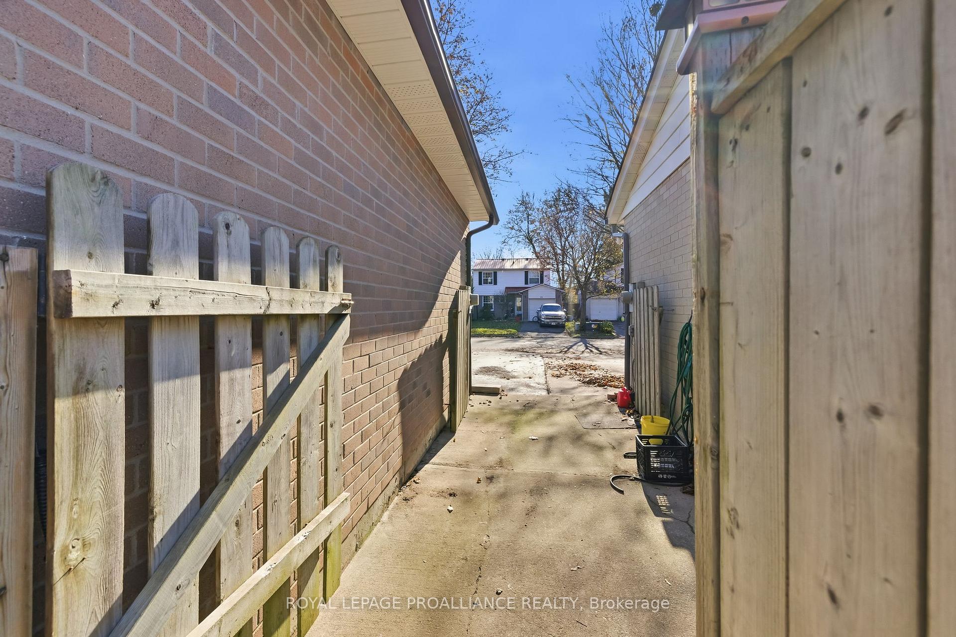 Photo 44 of 47 Arthur Mark Drive, Port Hope — HOMEH