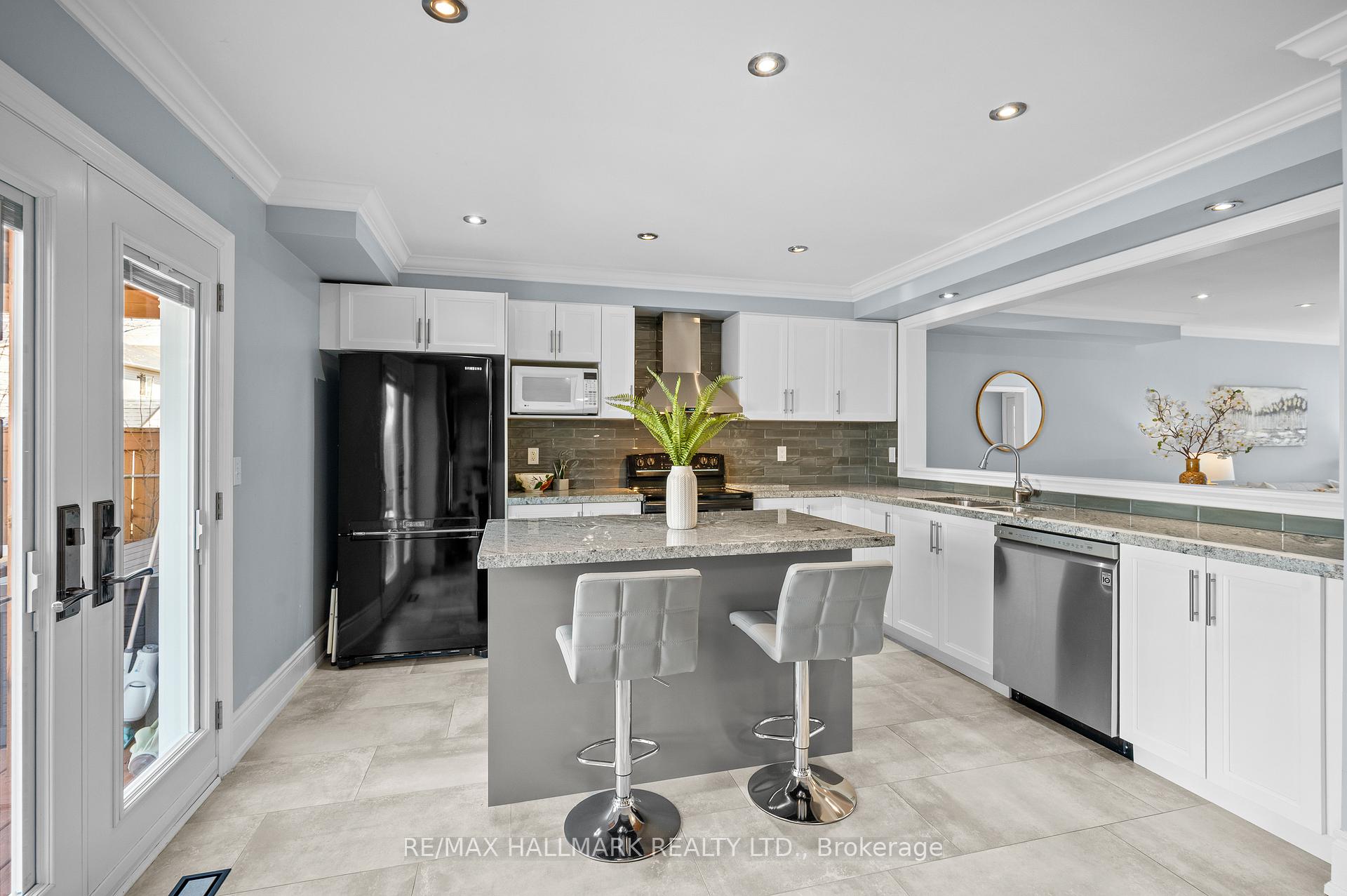 Photo 16 of 46 Babcock Crescent, Milton, Dempsey — HOMEH