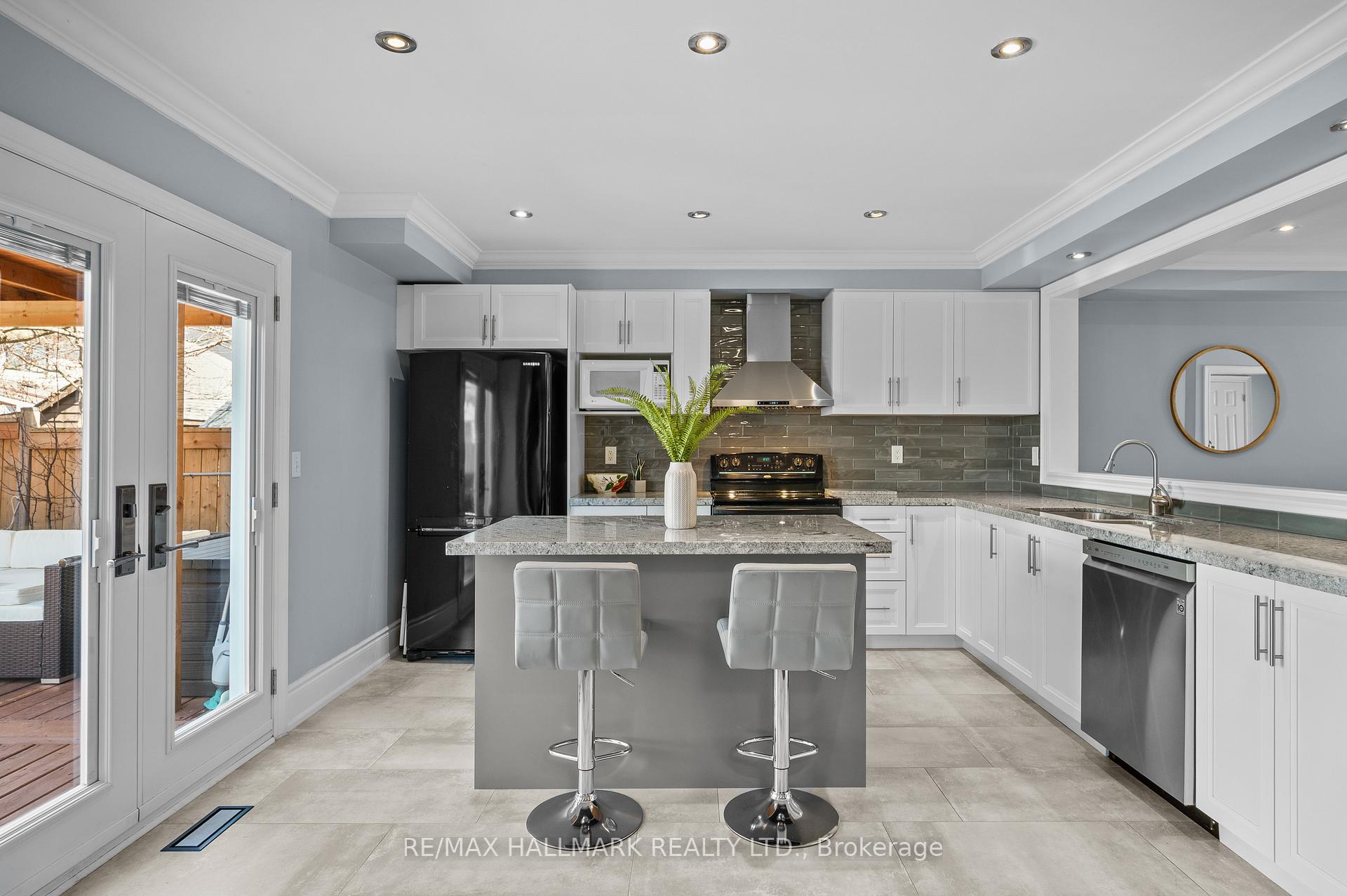 Photo 17 of 46 Babcock Crescent, Milton, Dempsey — HOMEH