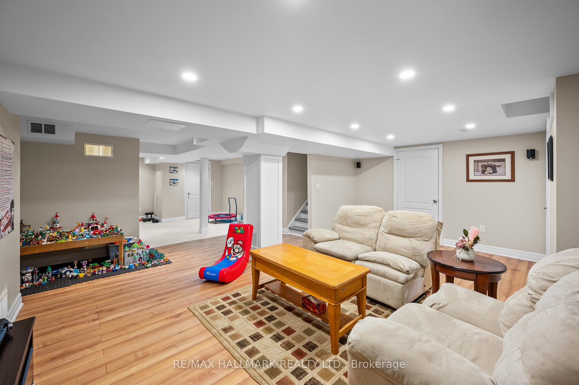 Photo 34 of 46 Babcock Crescent, Milton, Dempsey — HOMEH