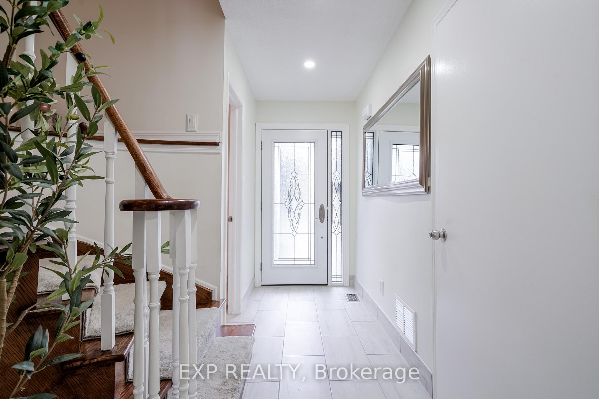 Photo 3 of 139 Adele Crescent, Oshawa, McLaughlin — HOMEH