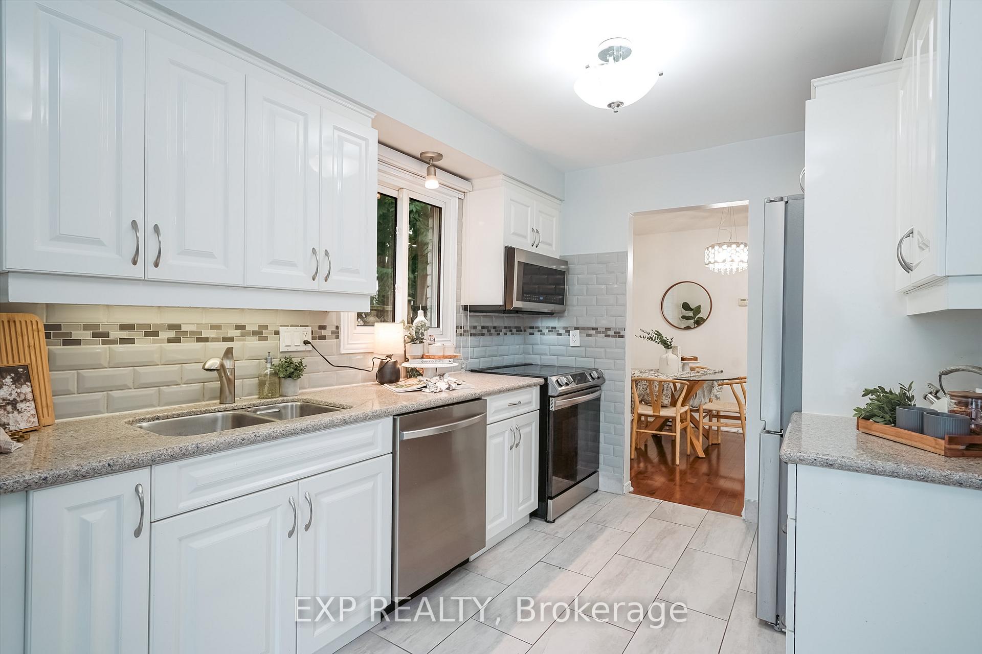 Photo 12 of 139 Adele Crescent, Oshawa, McLaughlin — HOMEH