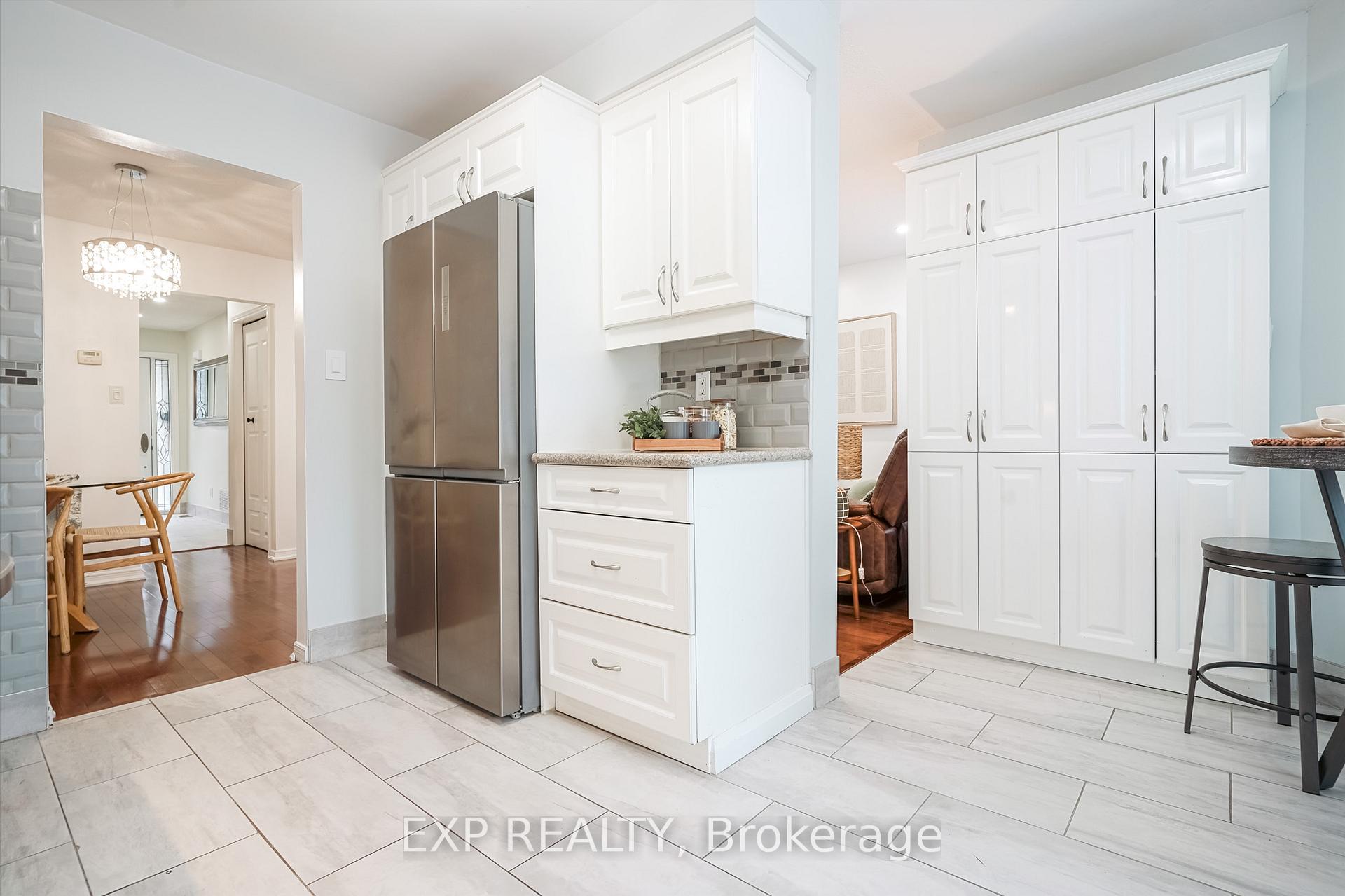 Photo 13 of 139 Adele Crescent, Oshawa, McLaughlin — HOMEH