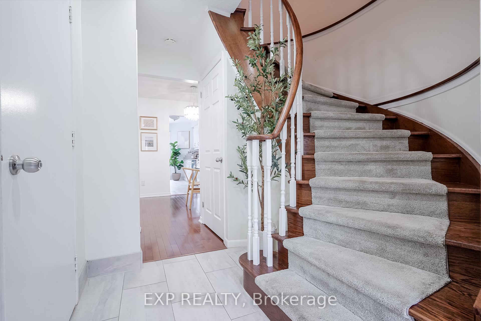 Photo 15 of 139 Adele Crescent, Oshawa, McLaughlin — HOMEH