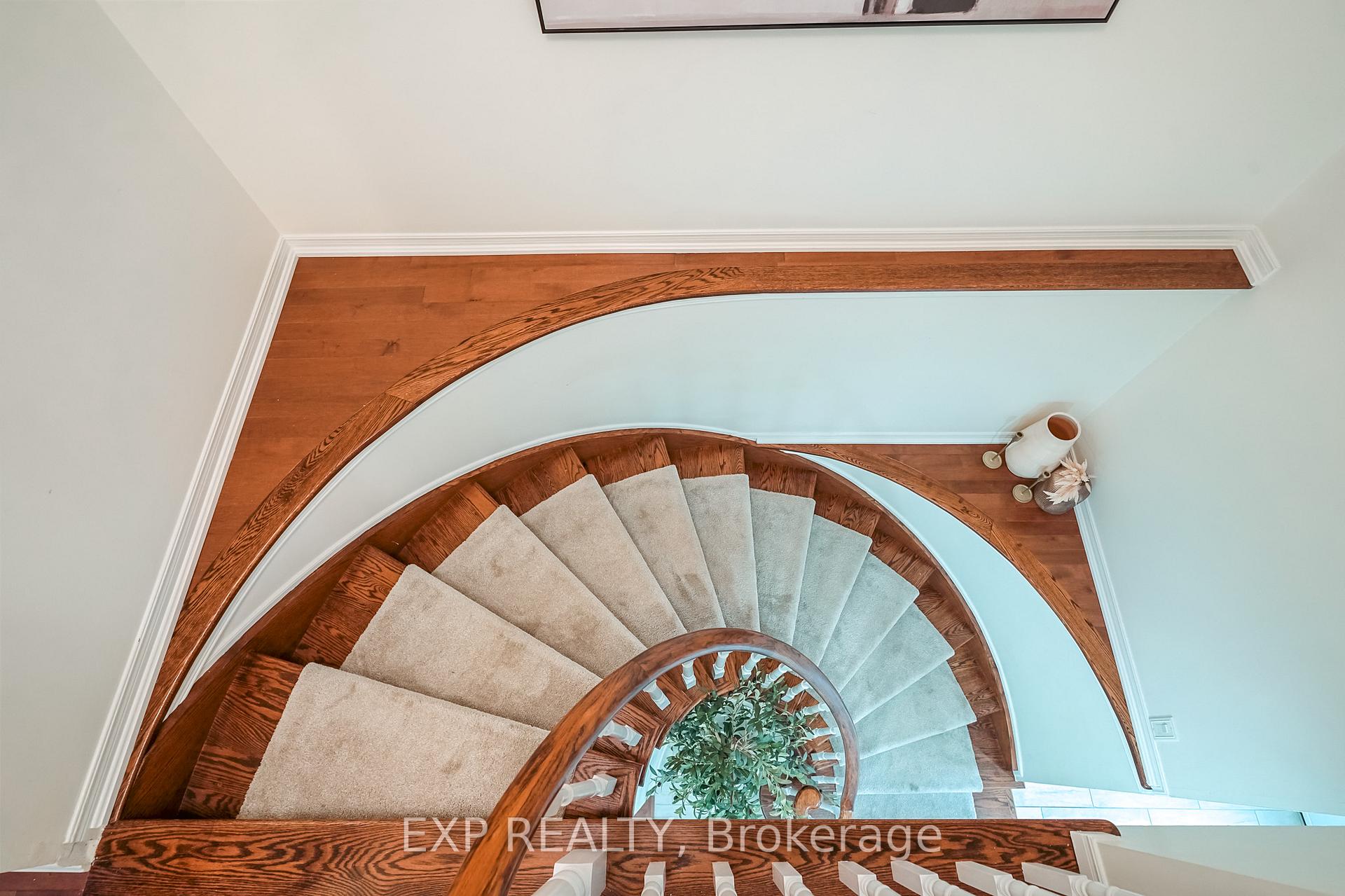 Photo 16 of 139 Adele Crescent, Oshawa, McLaughlin — HOMEH