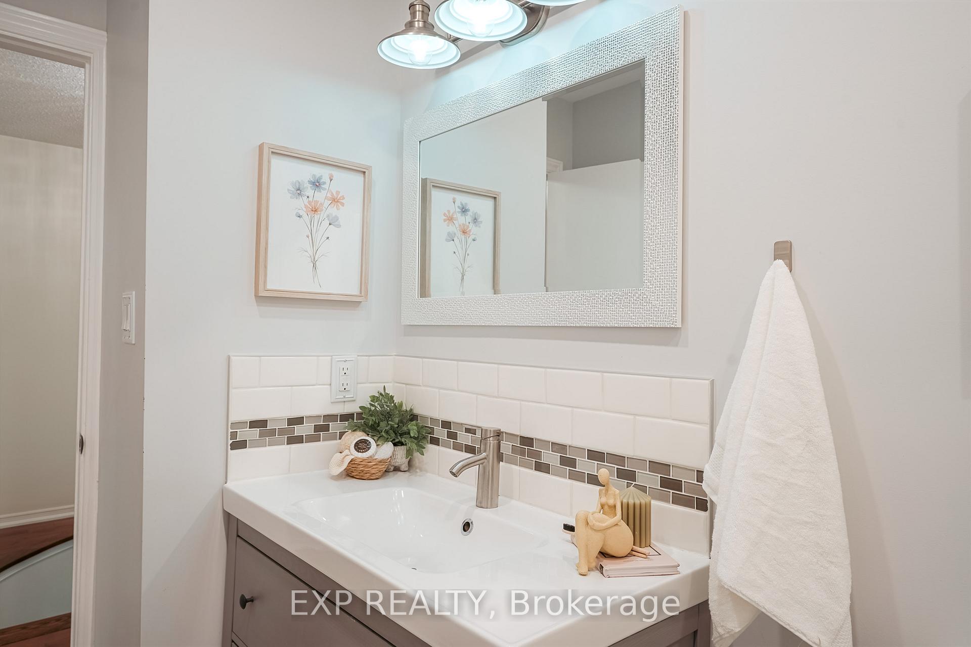 Photo 25 of 139 Adele Crescent, Oshawa, McLaughlin — HOMEH