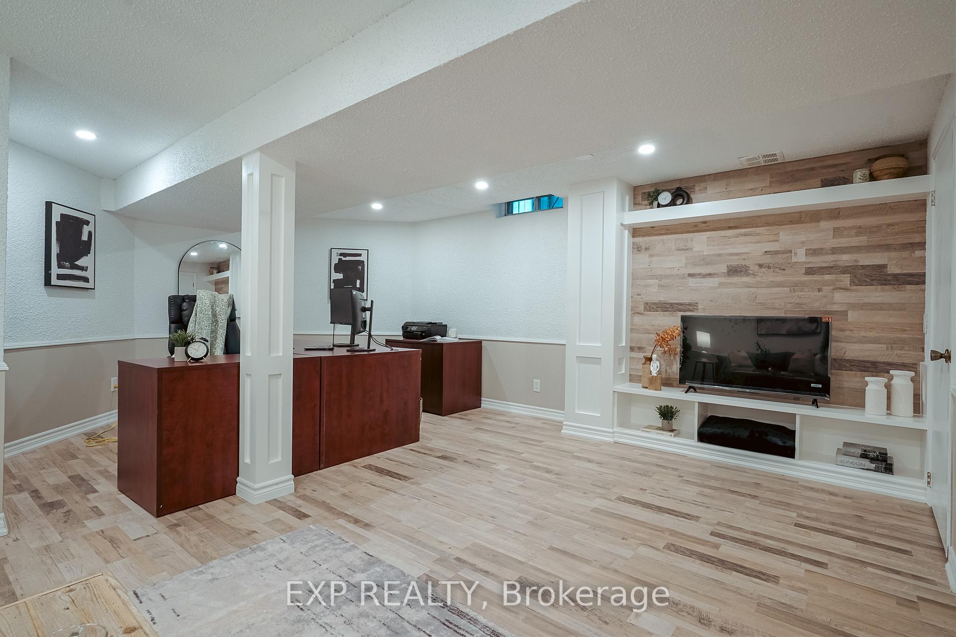 Photo 29 of 139 Adele Crescent, Oshawa, McLaughlin — HOMEH