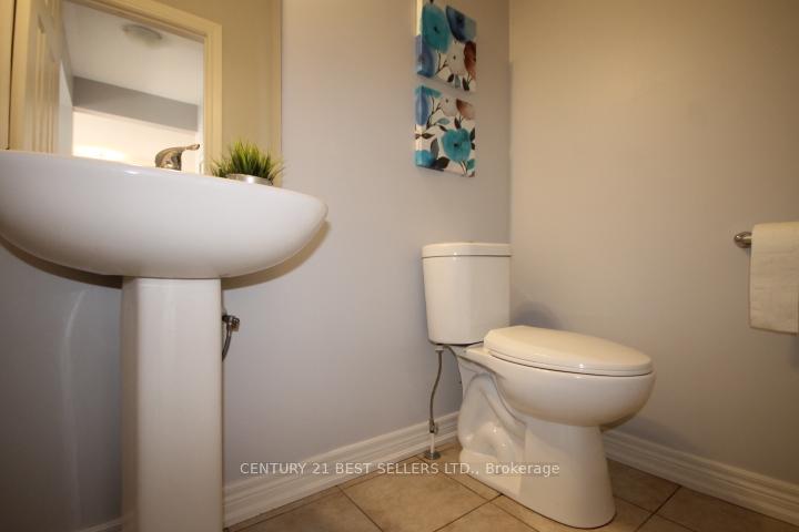 Photo 12 of 129 Iribelle Avenue, Oshawa, Windfields — HOMEH