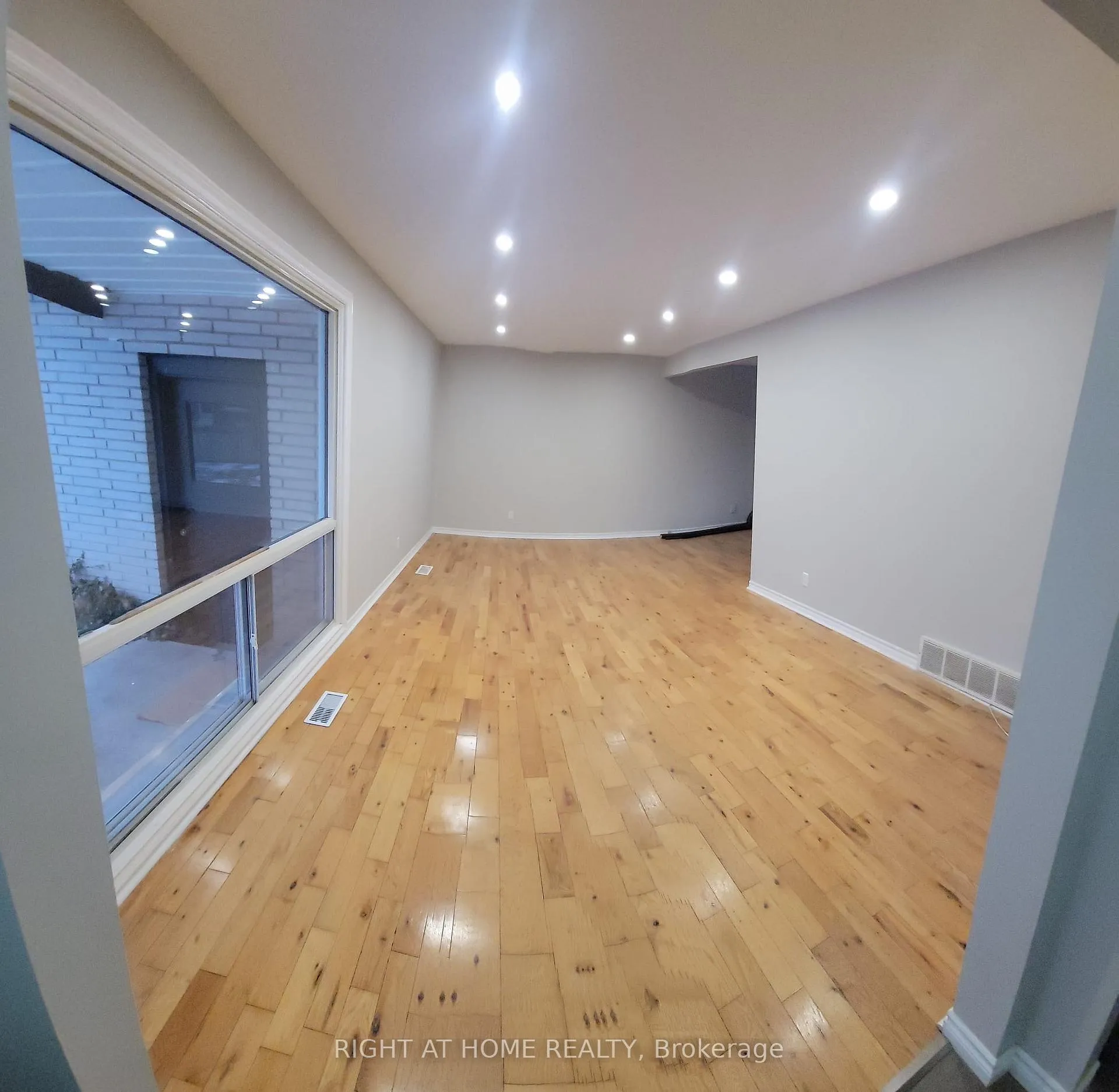 Photo 4 of 340 Cavan Street, Port Hope — HOMEH