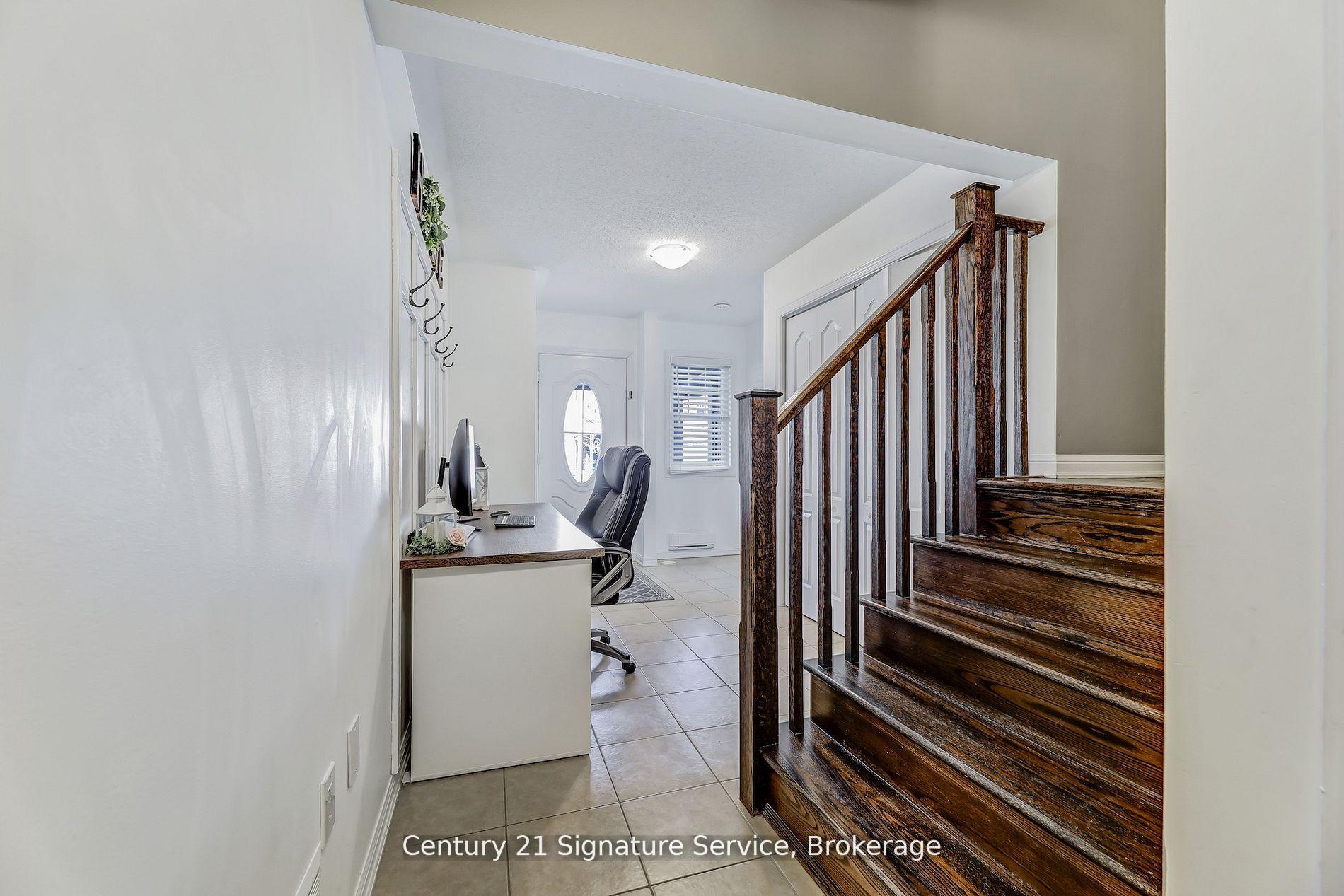 Photo 8 of 625 Attenborough Terrace, Milton, Willmott — HOMEH