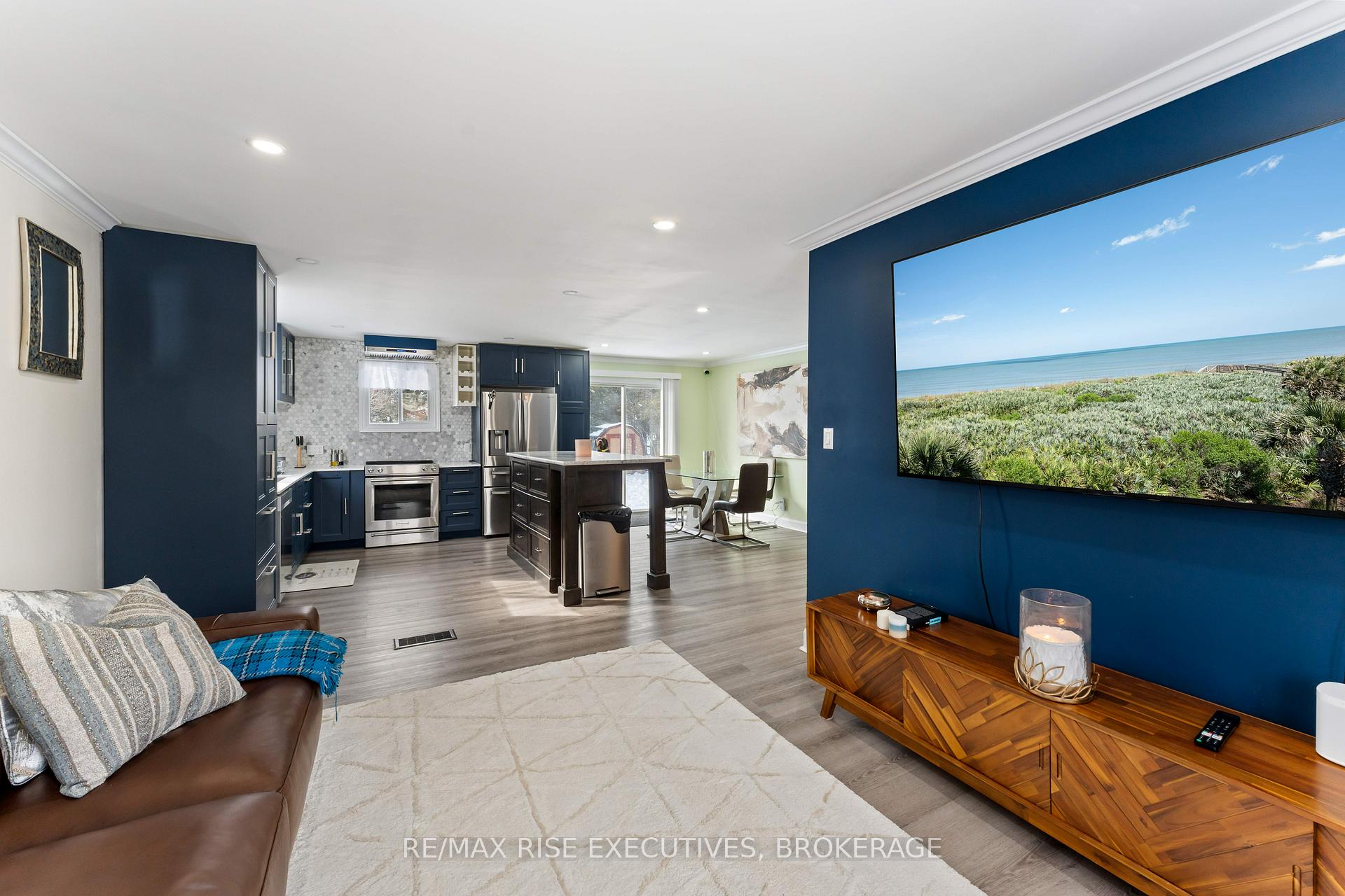 Photo 11 of 10 Barker Drive, Kingston, Kingston East (Incl Barret Crt) — HOMEH