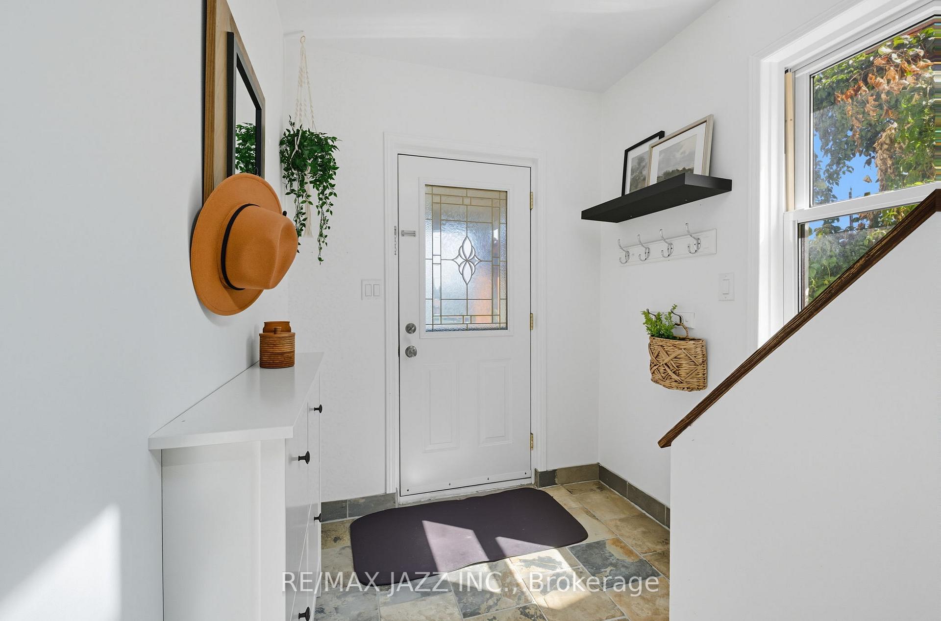 Photo 3 of 264 Ritson Road S, Oshawa, Central — HOMEH
