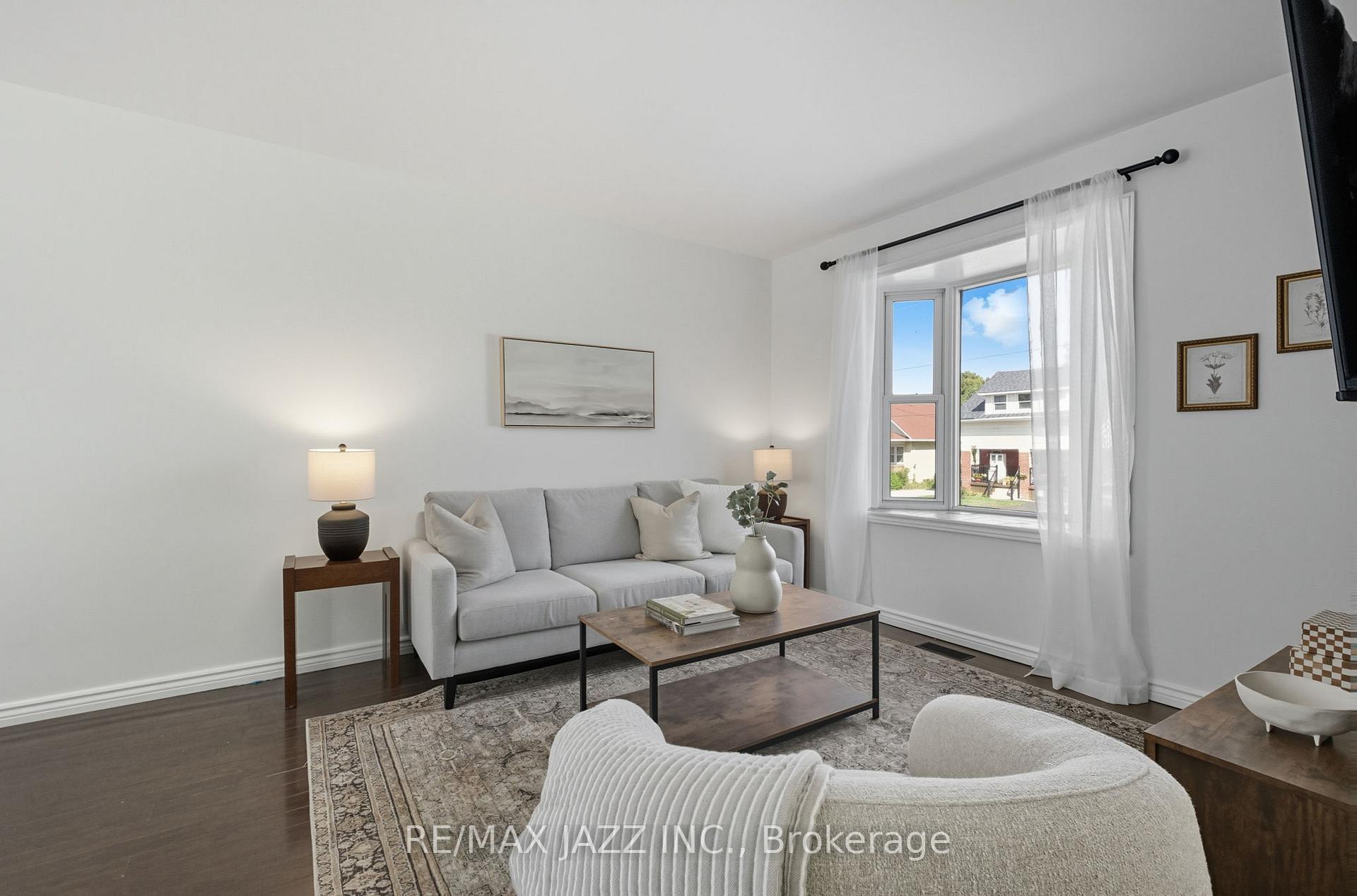 Photo 5 of 264 Ritson Road S, Oshawa, Central — HOMEH