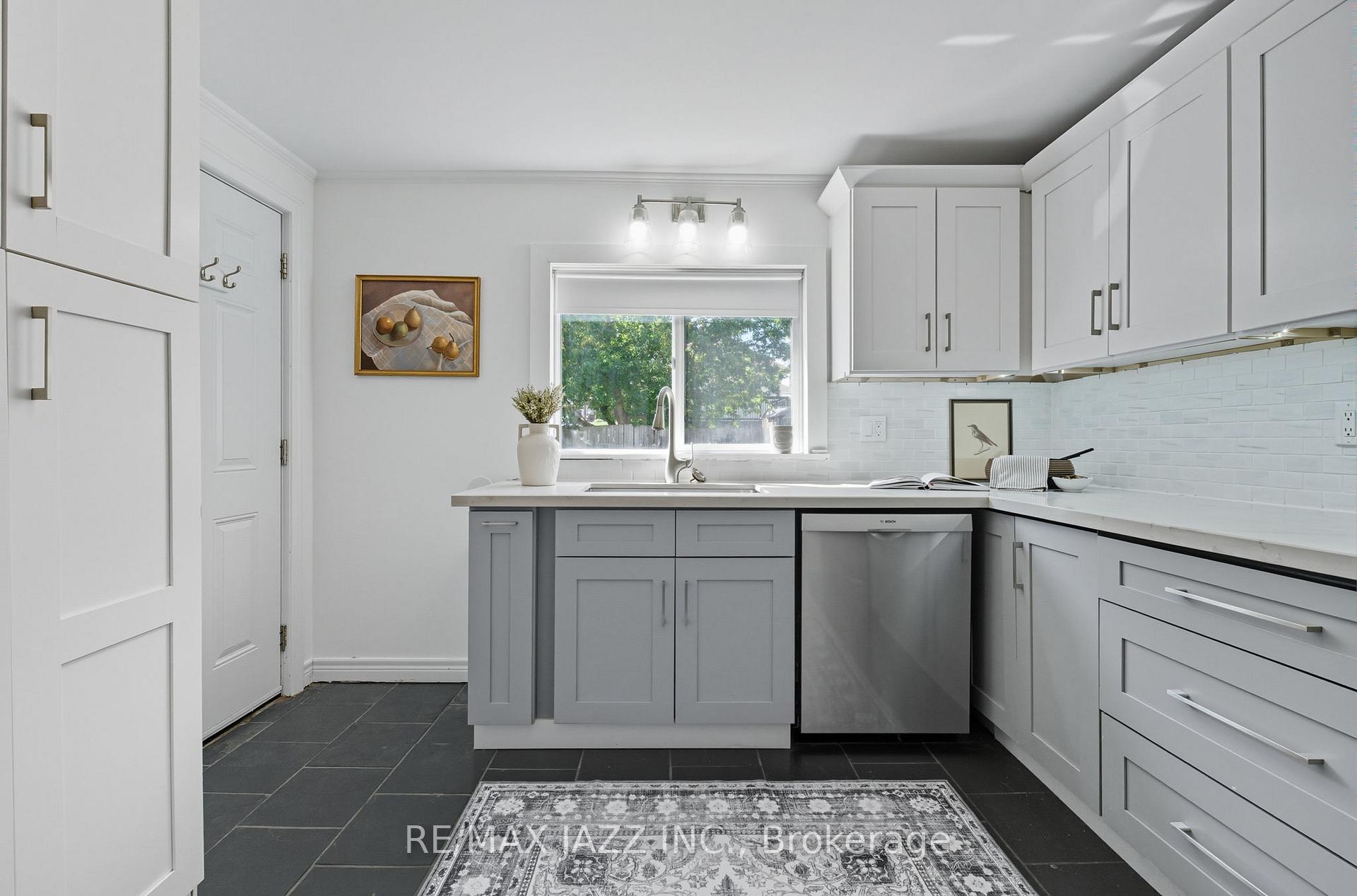 Photo 12 of 264 Ritson Road S, Oshawa, Central — HOMEH