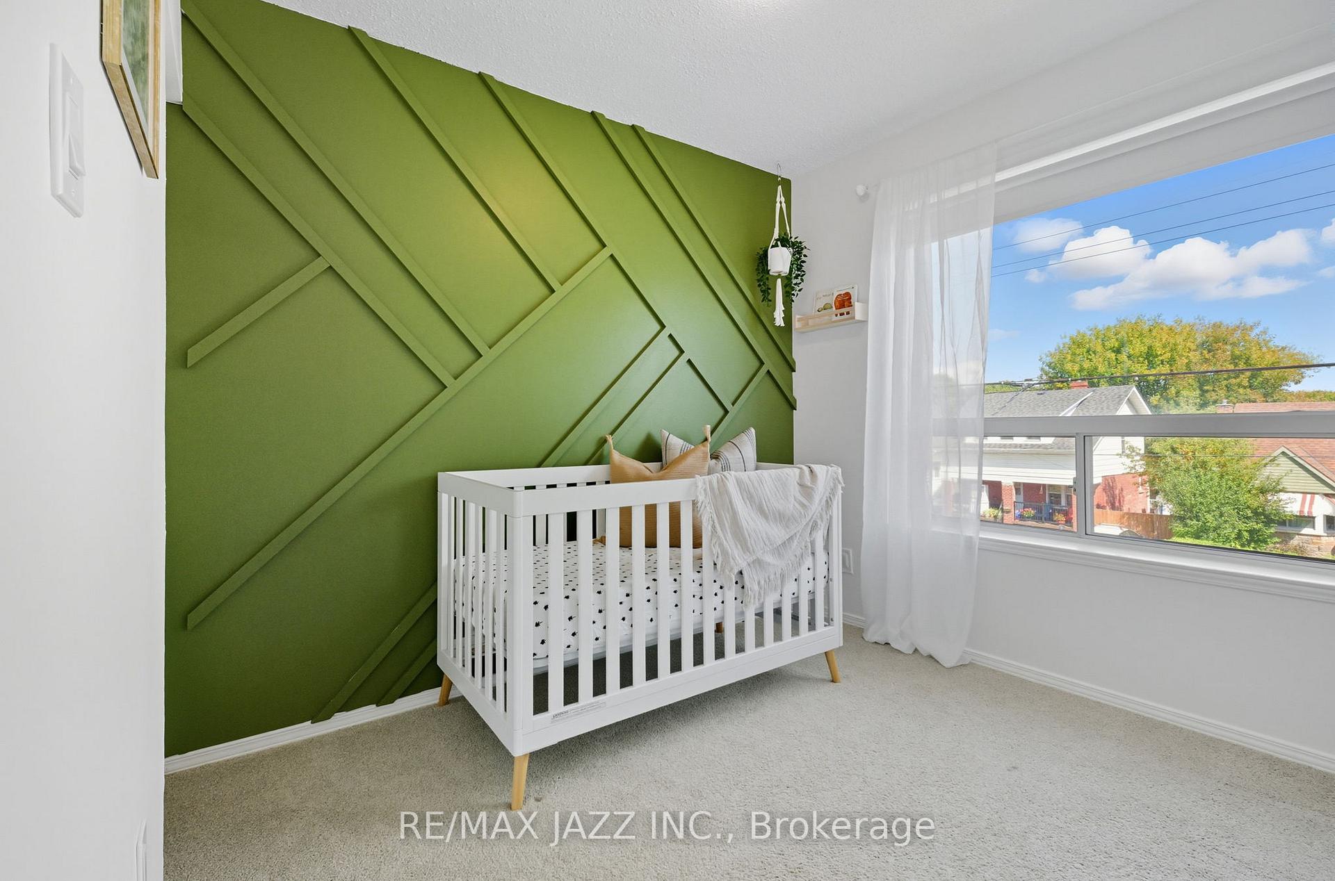 Photo 17 of 264 Ritson Road S, Oshawa, Central — HOMEH
