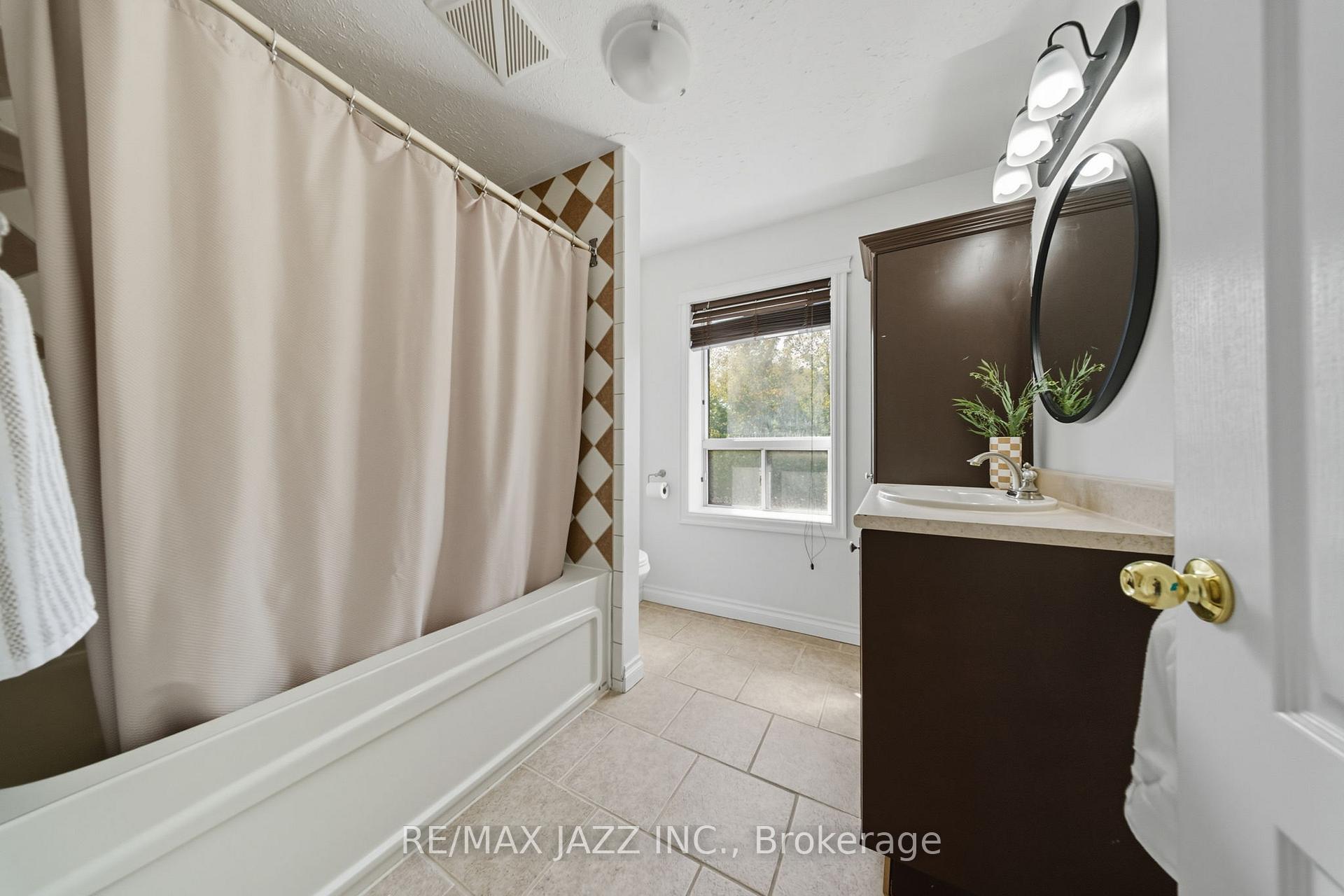 Photo 22 of 264 Ritson Road S, Oshawa, Central — HOMEH