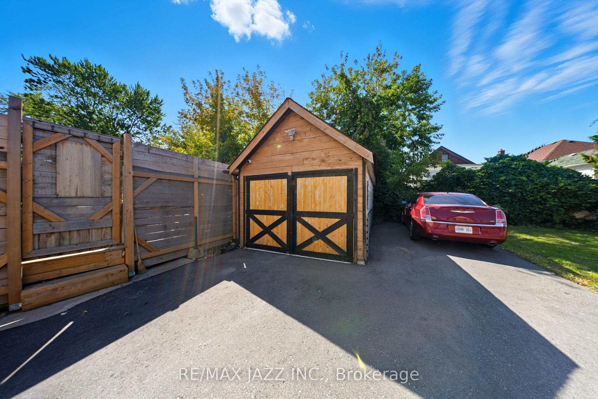Photo 30 of 264 Ritson Road S, Oshawa, Central — HOMEH