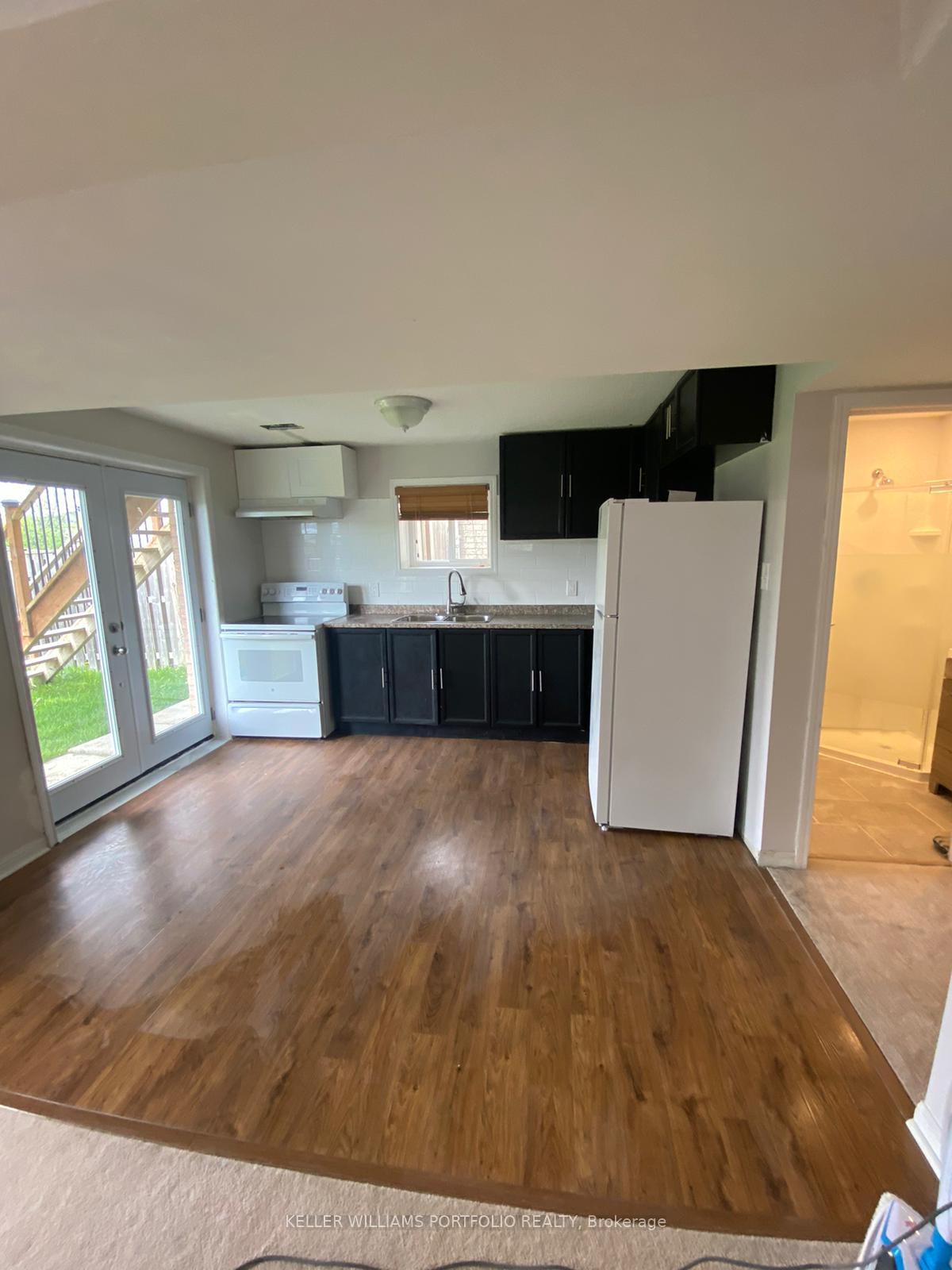 Photo 9 of 1888 Birchview Drive W, Oshawa, Samac — HOMEH