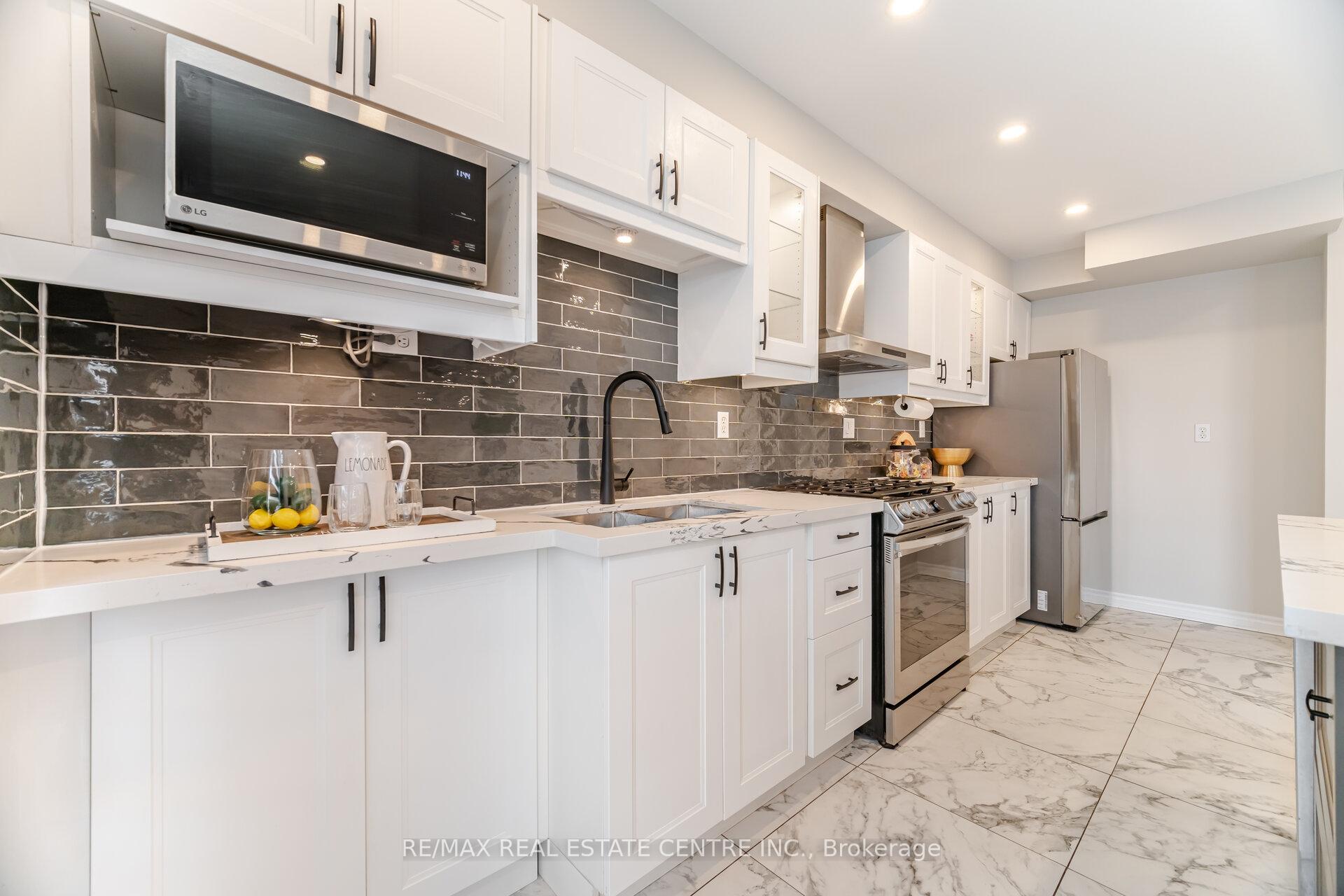 Photo 18 of 1565 Evans Terrace, Milton, Clarke — HOMEH