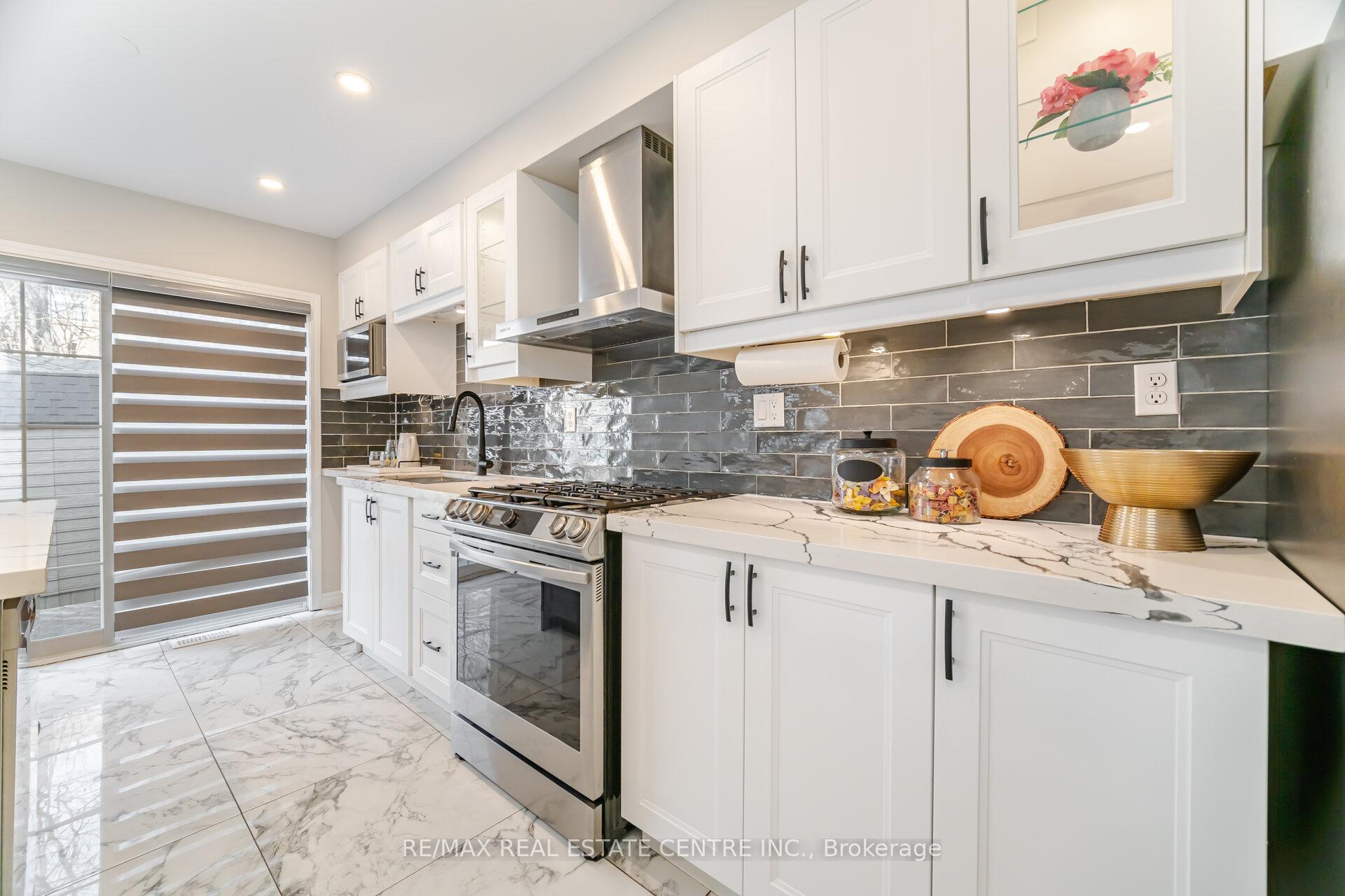 Photo 19 of 1565 Evans Terrace, Milton, Clarke — HOMEH