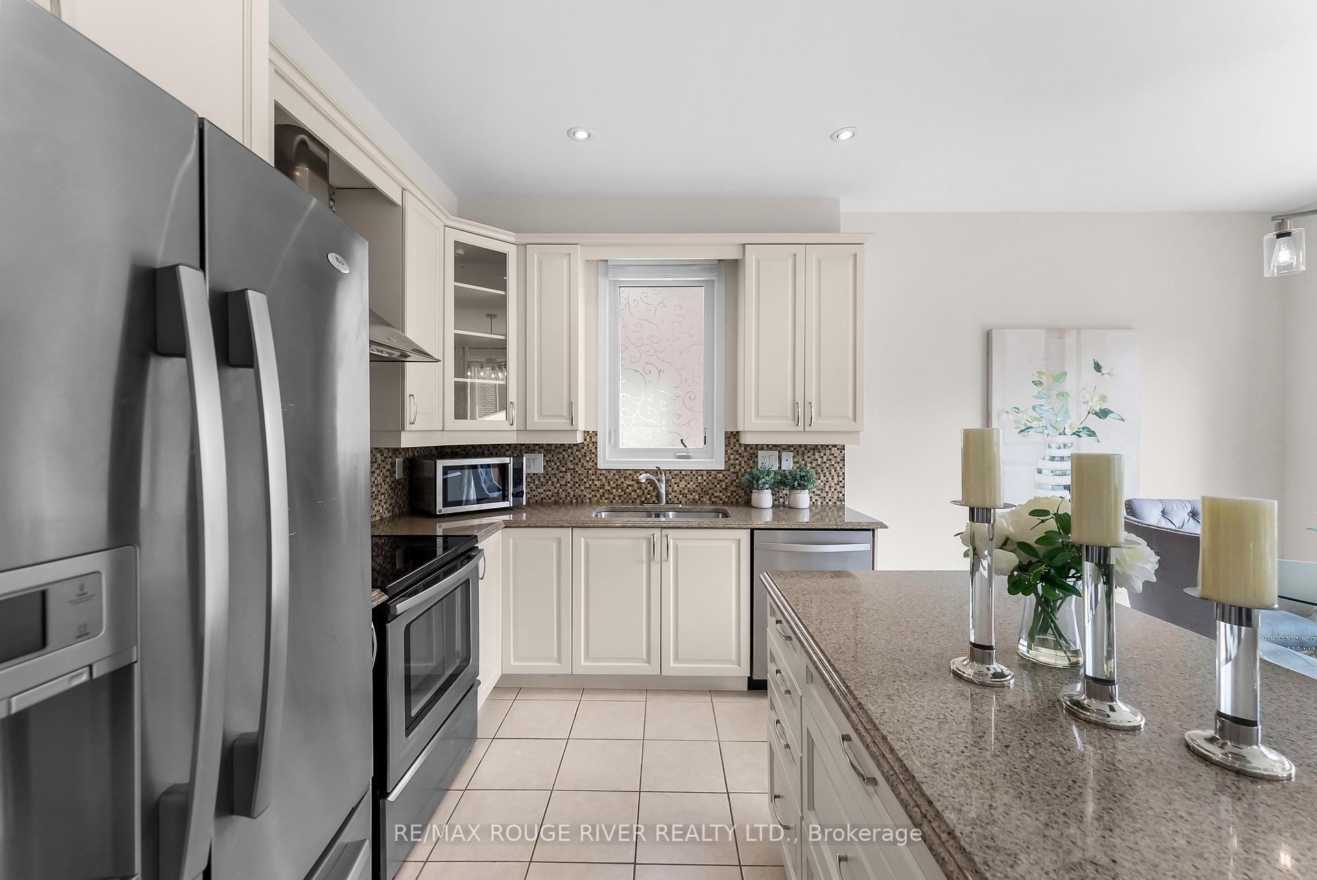Photo 7 of 1862 Parkhurst Crescent, Pickering, Duffin Heights — HOMEH