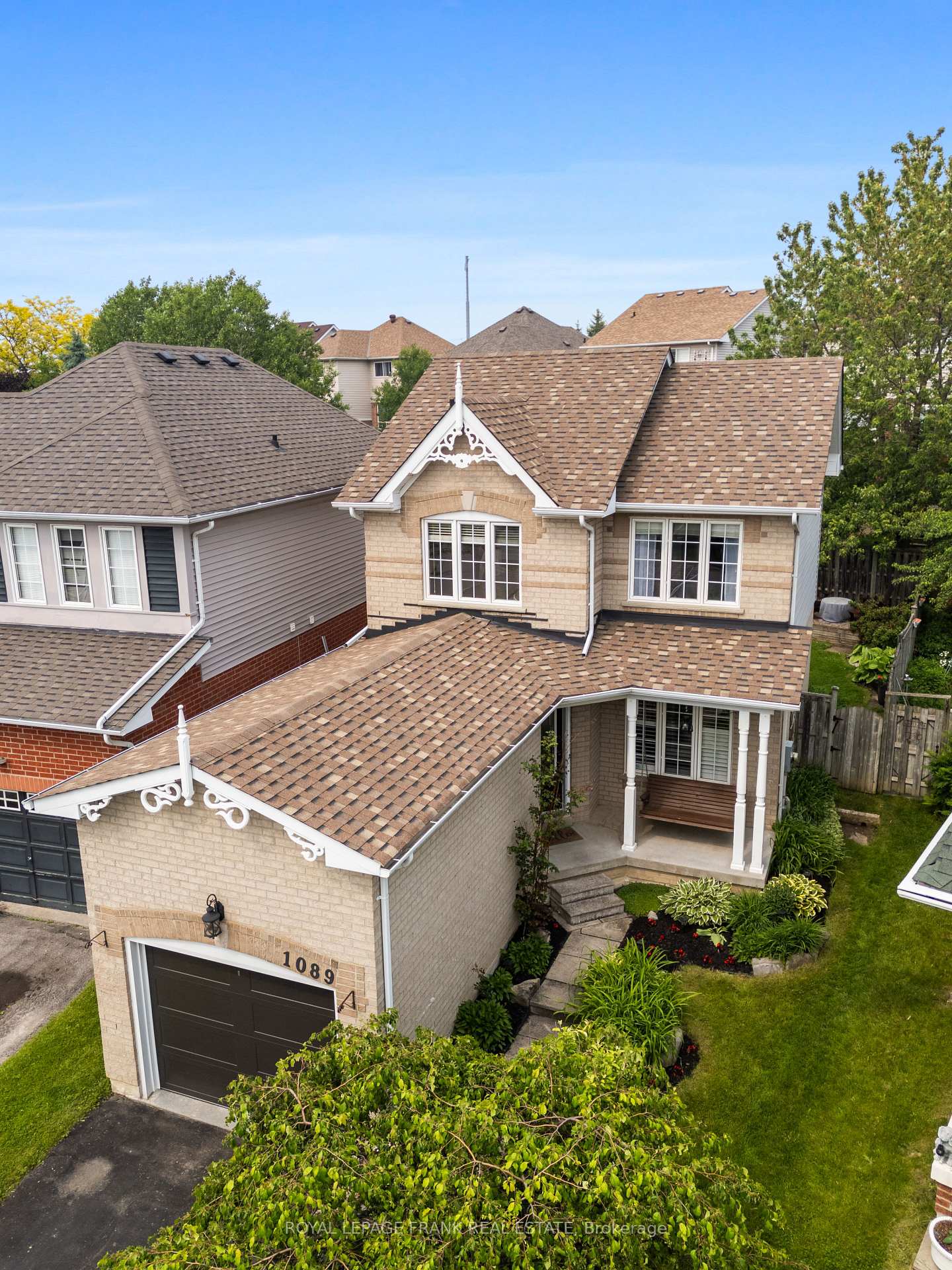 Photo 2 of 1089 Timberland Crescent, Oshawa, Pinecrest — HOMEH